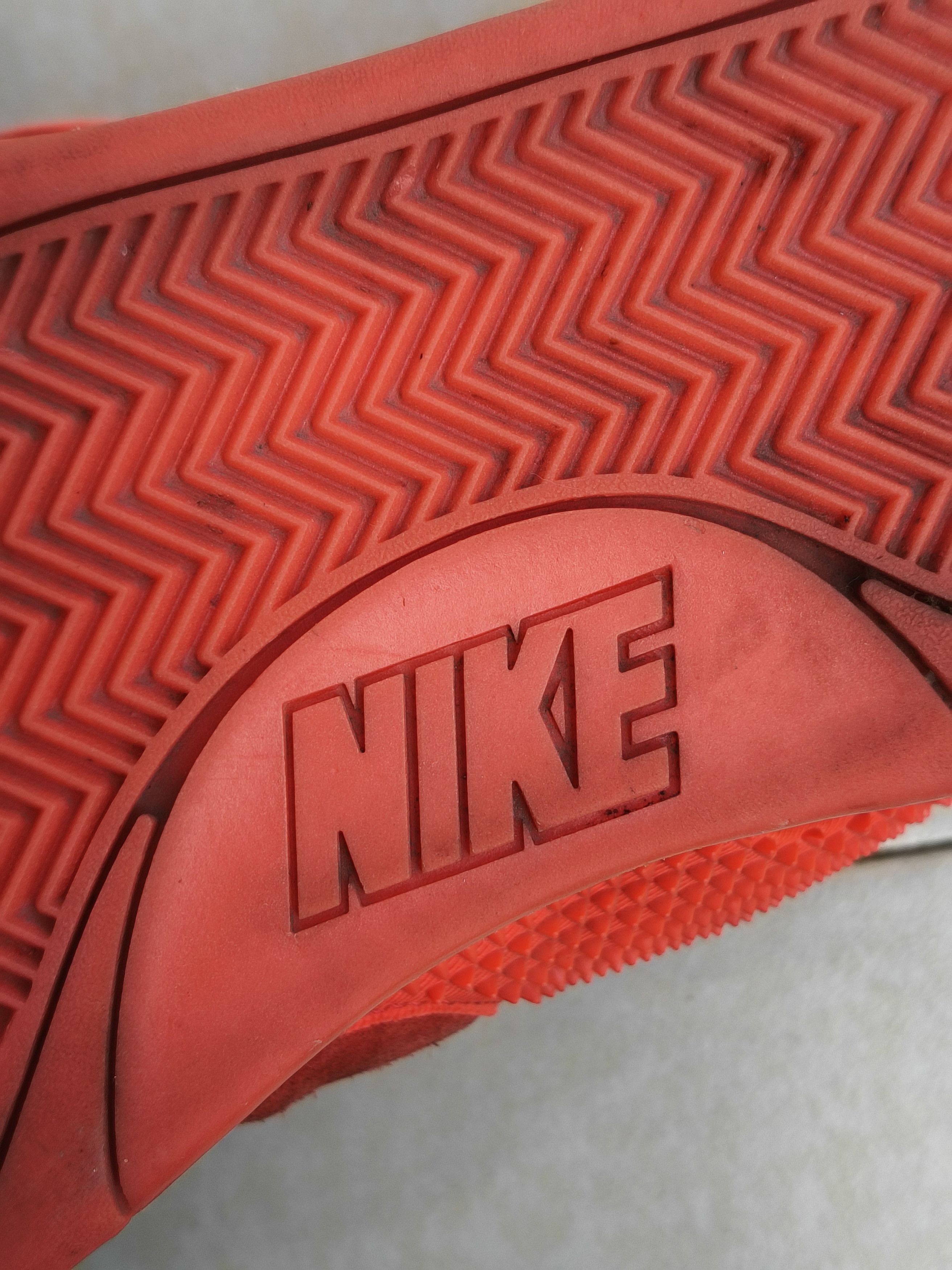 Kanye West × Nike Nike air yeezy 2 RED OCTOBERS Size US 10 / EU 43 - 14 Thumbnail