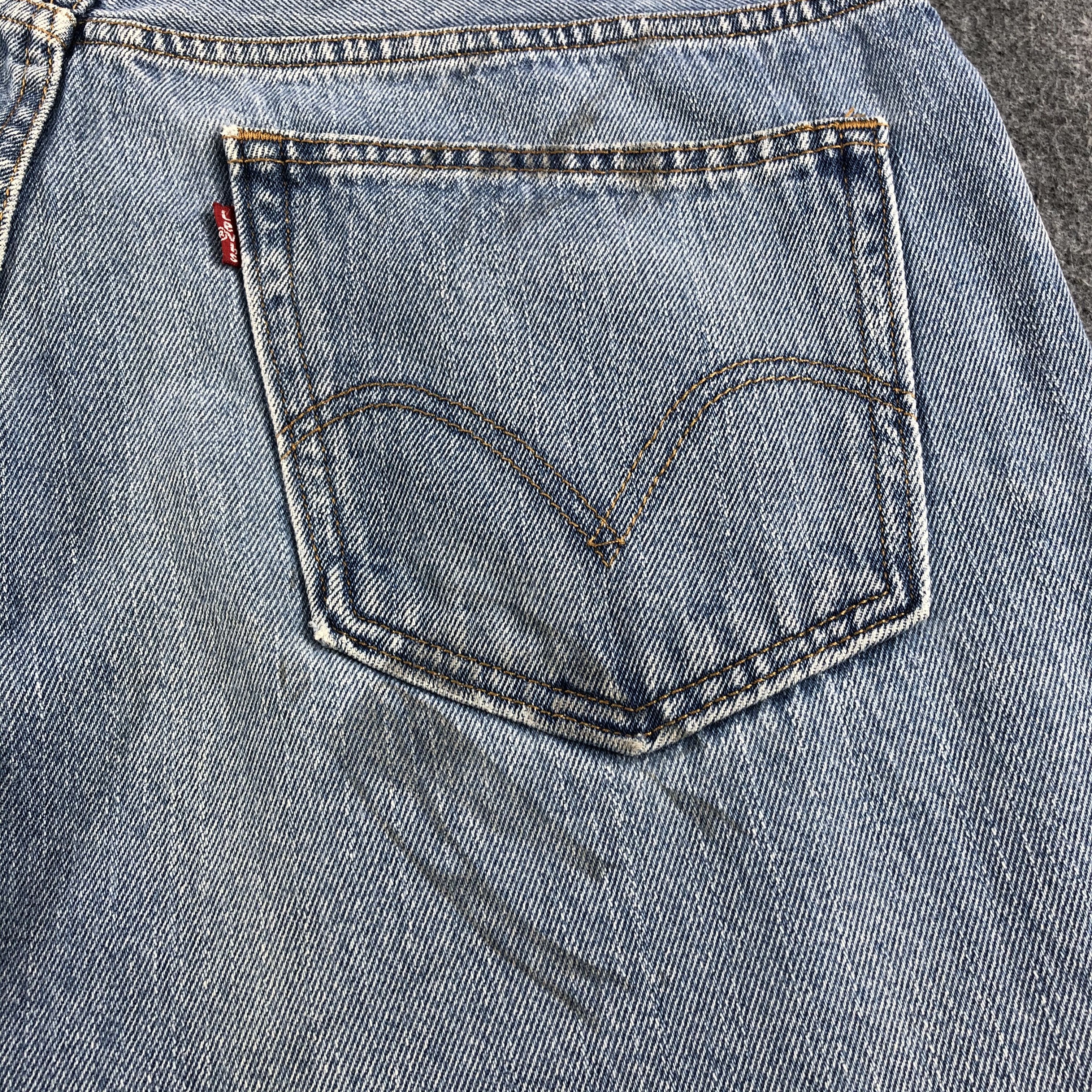 Levi's Vintage Blue Wash Levis 560 Jeans-J1680 Size US 39 - 8 Thumbnail