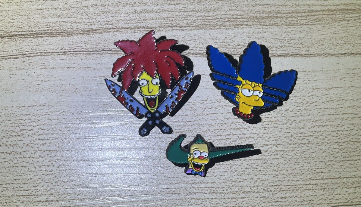 Other The Simpsons pins Size ONE SIZE - 1 Preview