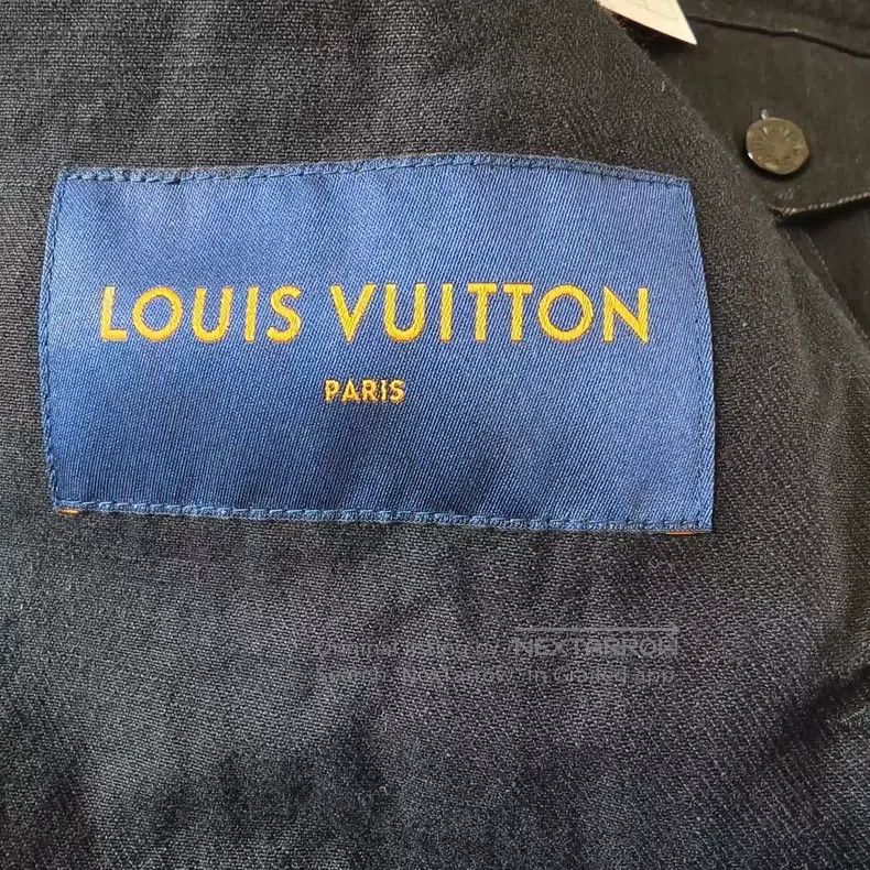 Louis Vuitton Louis Vuitton Solid patterned lapel denim jacket Size US M / EU 48-50 / 2 - 7 Thumbnail