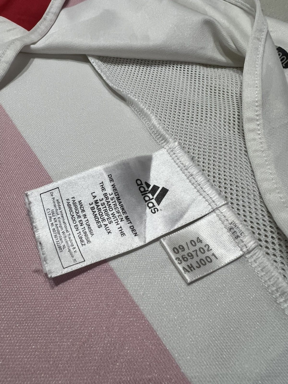Adidas Ajax 2004 Adidas Home Jersey #Sneijder18 Size US XL / EU 56 / 4 - 8 Thumbnail