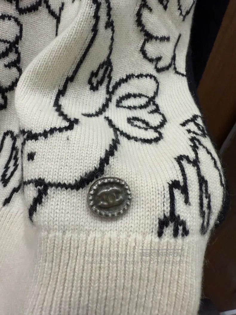 Chanel Chanel Black and White Peace Pigeon Sweater Size XXS / US 00 / IT 34 - 3 Thumbnail