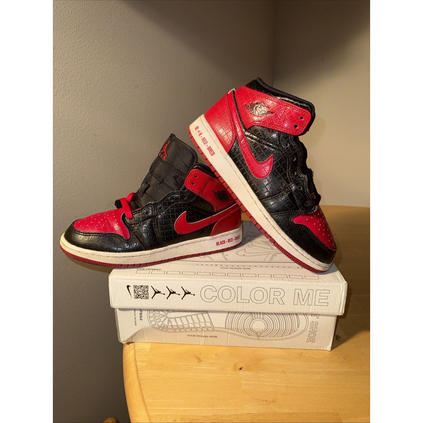 Jordan Brand Nike Air Jordan 1 Mid SS "BRED TEXT" Bred DM9650-001 Size US 6.5 / IT 36.5 - 3 Thumbnail