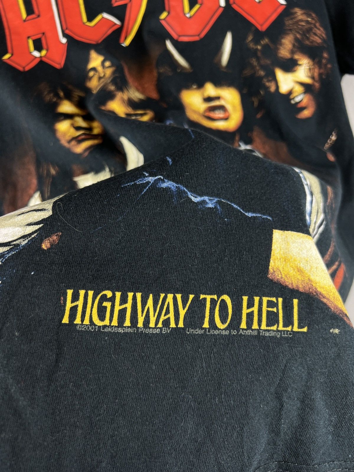 Band Tees Vintage AC/DC 2001 Y 2K Highway To Hell Graphic Tee T-shirt Size US M / EU 48-50 / 2 - 4 Thumbnail