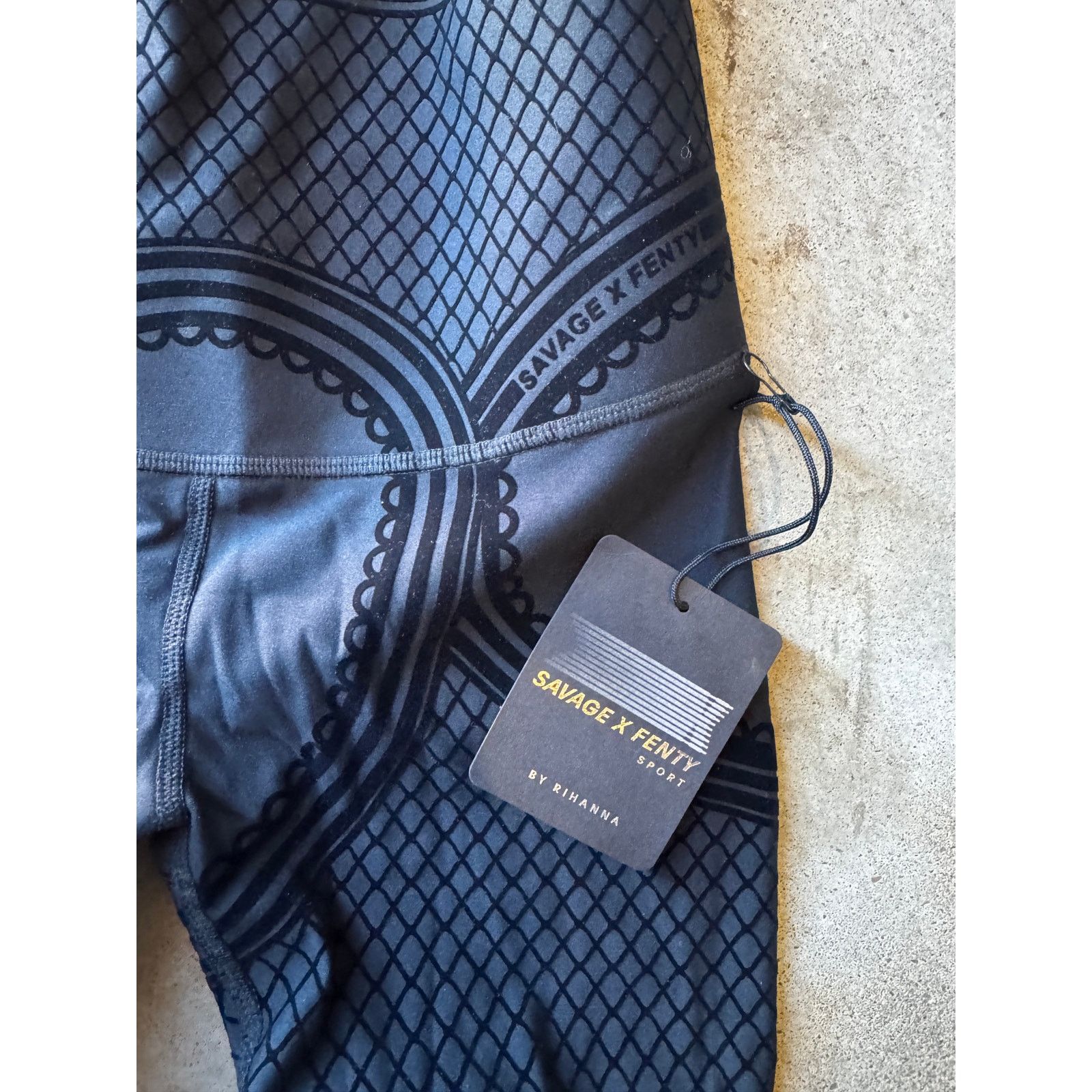 Fenty Savage X Fenty Black Geometric Leggings (4-6) Size 28" / US 6 / IT 42 - 3 Thumbnail