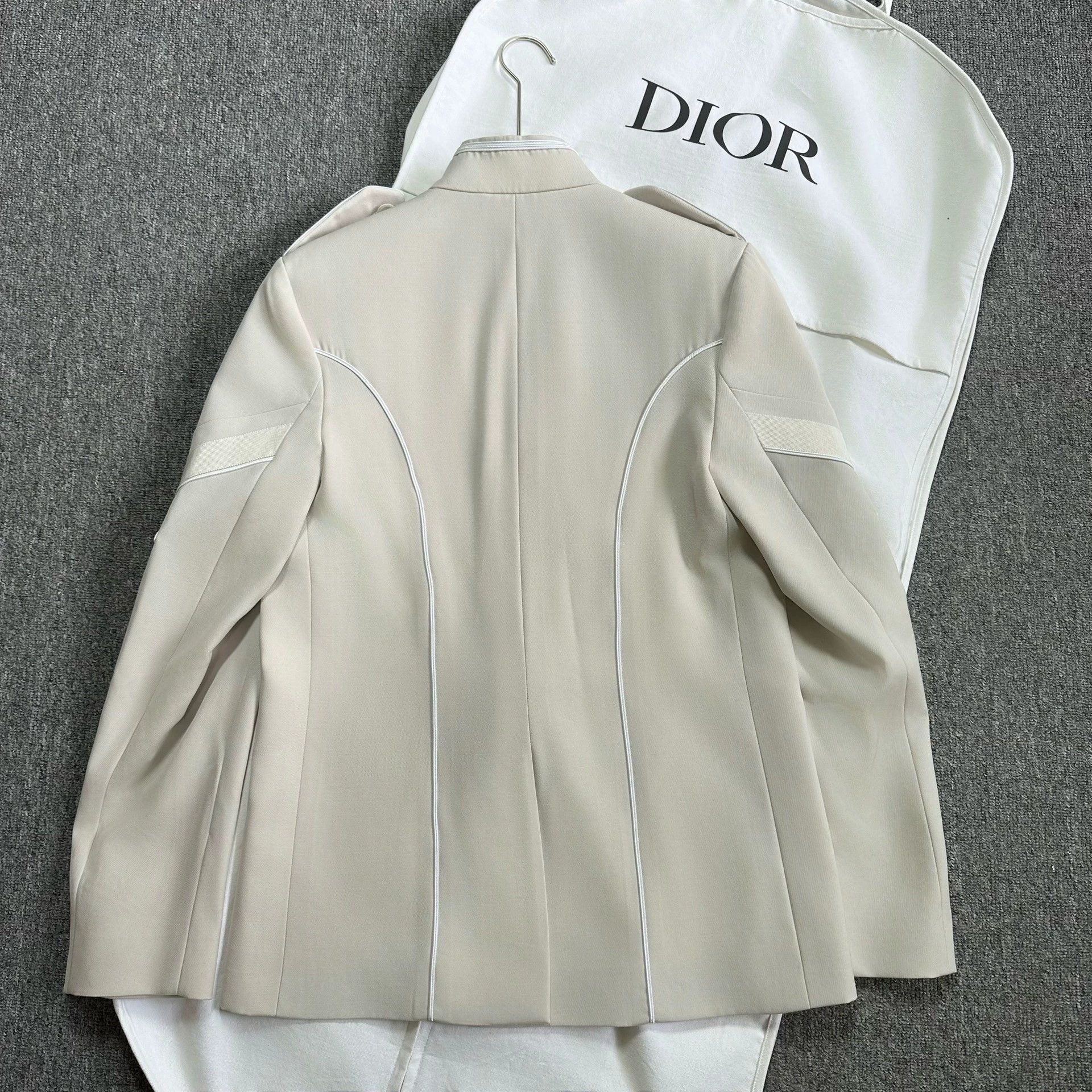 Dior dior man embroidered white jacket coat Size US M / EU 48-50 / 2 - 2 Thumbnail