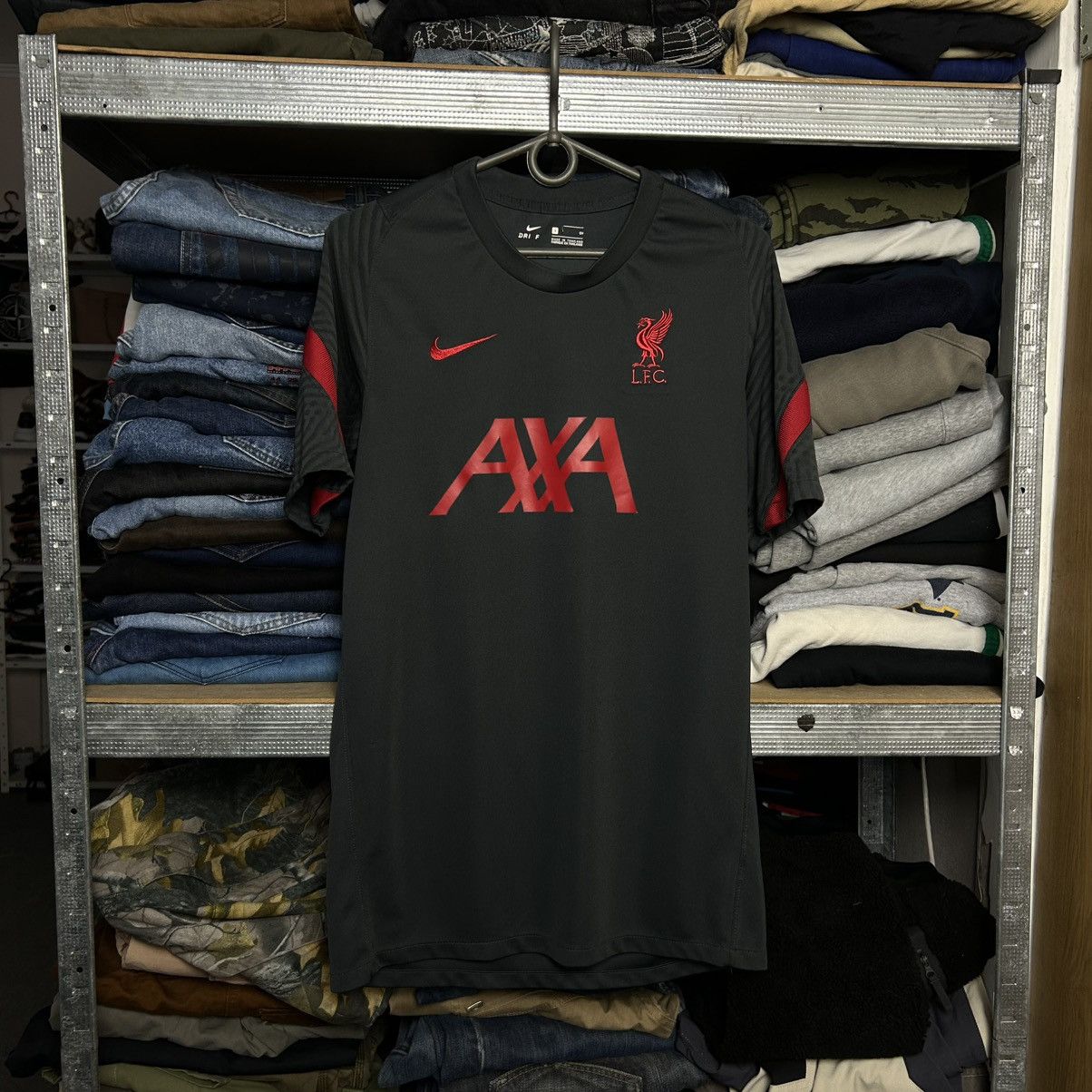Nike Mens Nike FC Liverpool Training home soccer jersey Size US S / EU 44-46 / 1 - 1 Thumbnail