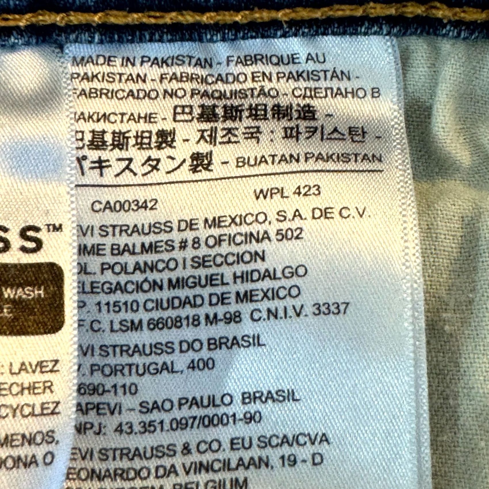 Levi's Levi's 514 Jeans 38 X 30 Blue Denim Mid-Rise 5-Pockets Straight Fit Zip Fly Mens Regular Size 38 Color Blue Jeans Size US 38 / EU 54 - 4 Thumbnail
