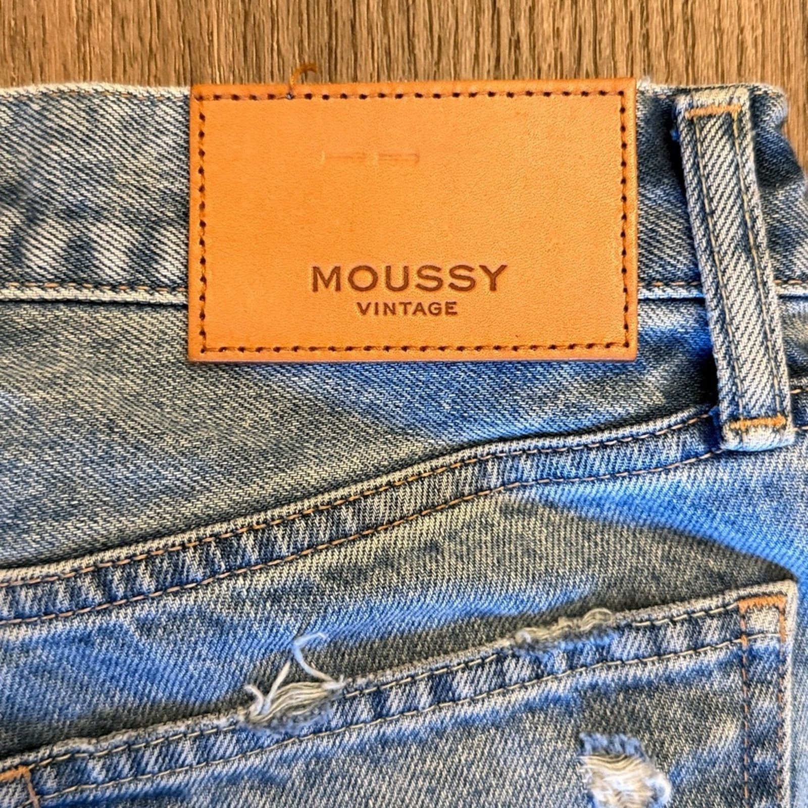 MOUSSY NWOT Moussy Vintage distressed Denim Jeans size 24 Size 24" / US 00 / IT 34 - 6 Thumbnail