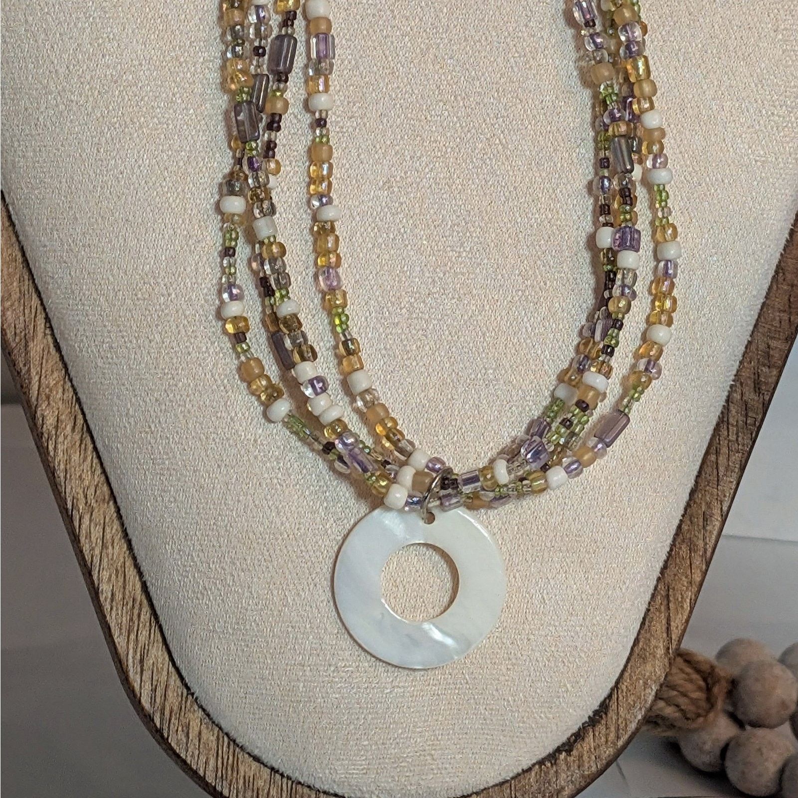 Vintage VTG 1980s 20" Layered Beaded MOP Disc Pendant Necklace Set Size ONE SIZE - 3 Thumbnail