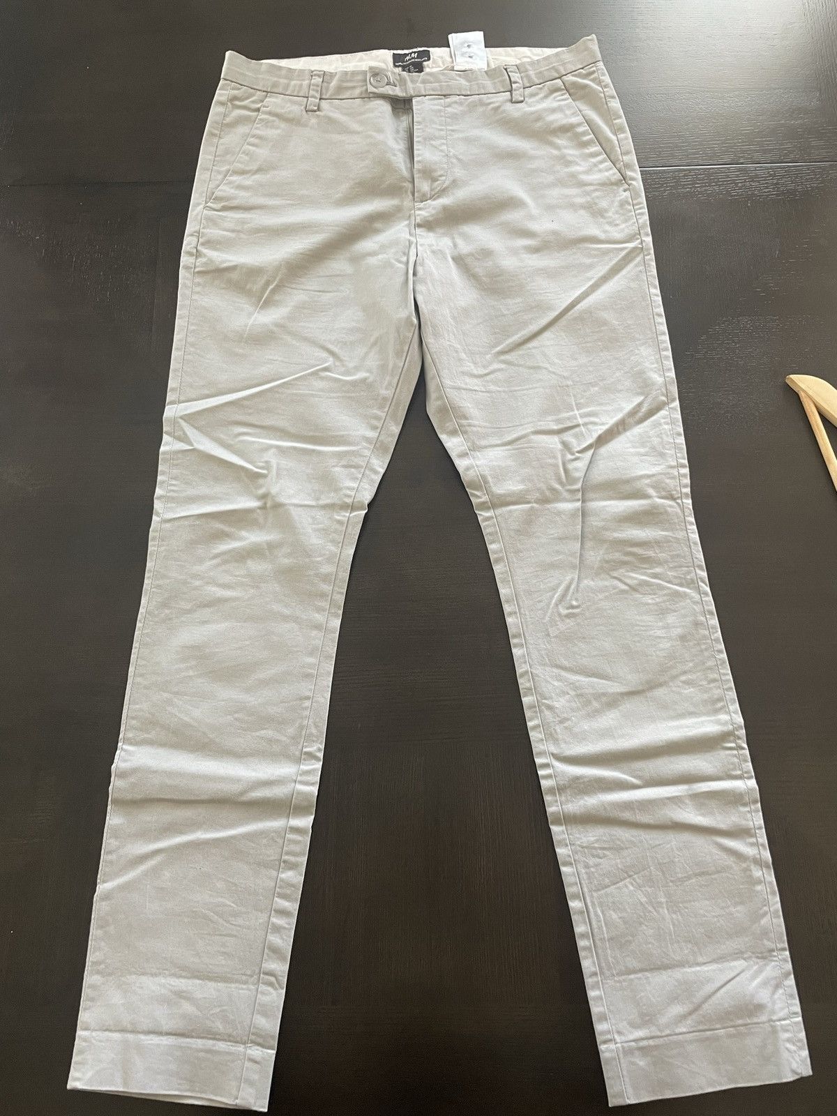 H&M H&M khaki chinos Size US 33 - 1 Thumbnail