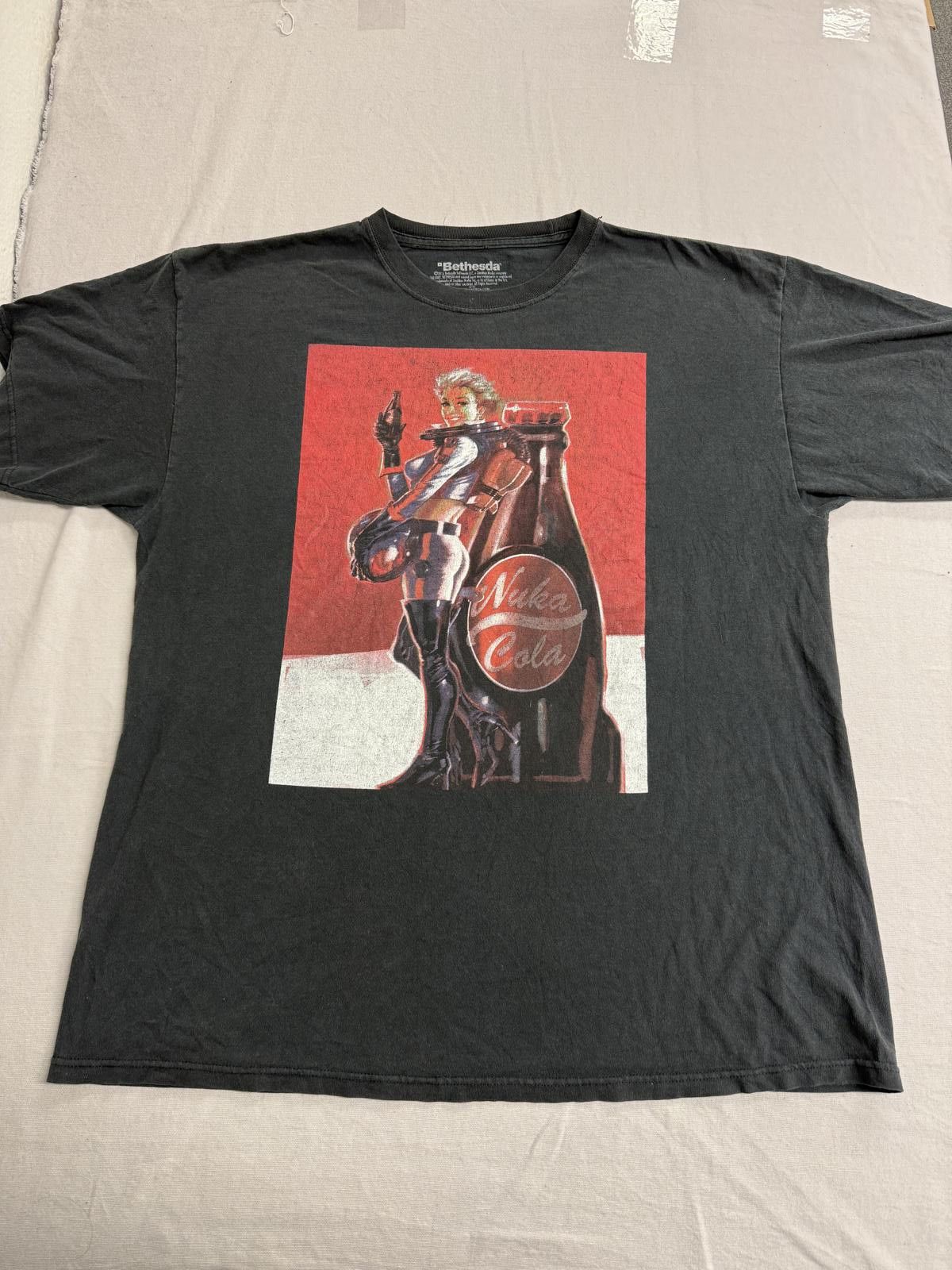 Other Fallout 4 Video Game T-shirt 2016 Bethesda Tag Nuka Cola XXL Size US XL / EU 56 / 4 - 1 Thumbnail