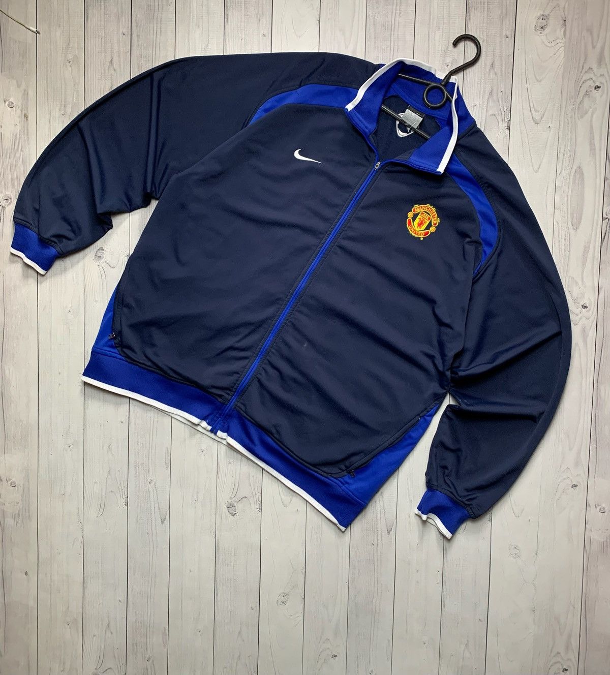 Vintage Vintage Nike Manchester United blue jacket size Xl rare Size US XL / EU 56 / 4 - 1 Thumbnail