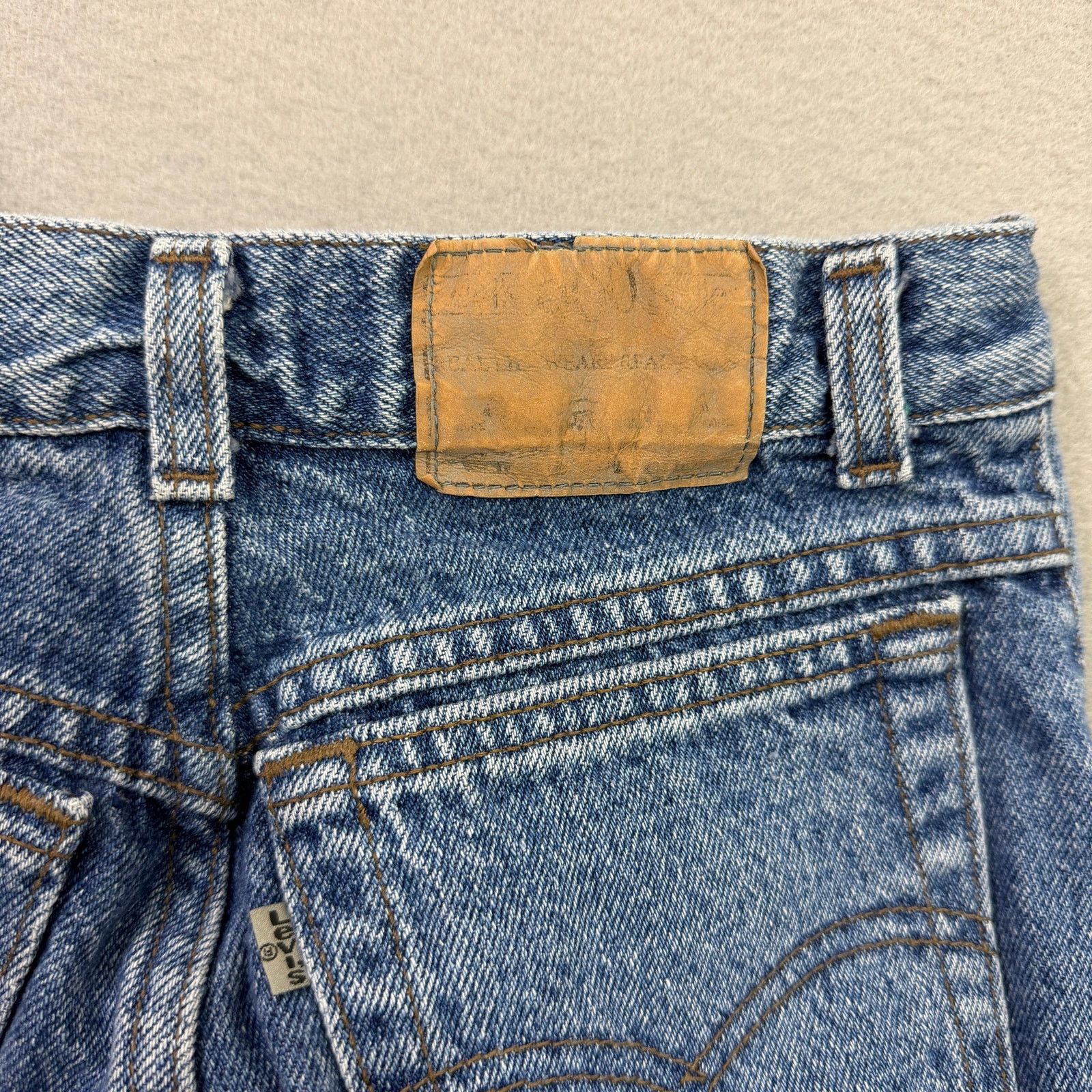 Vintage Vintage Levis 900 Jeans Women's 7 (26x31) Blue Mom High Rise Size 26" / US 2 / IT 38 - 6 Thumbnail