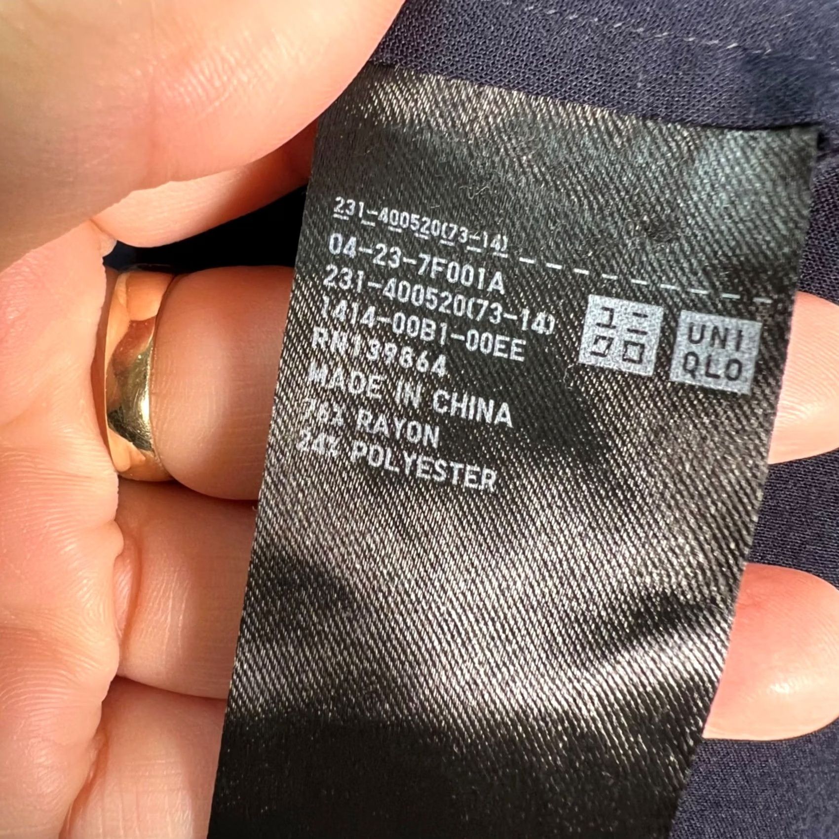 Uniqlo Uniqlo Womens Size S Blue Button-Up Long Sleeve Shirt Rayon Blend Shirt Womens Blue Button-Up Long Sleeve Rayon Blend Size S / US 4 / IT 40 - 4 Thumbnail