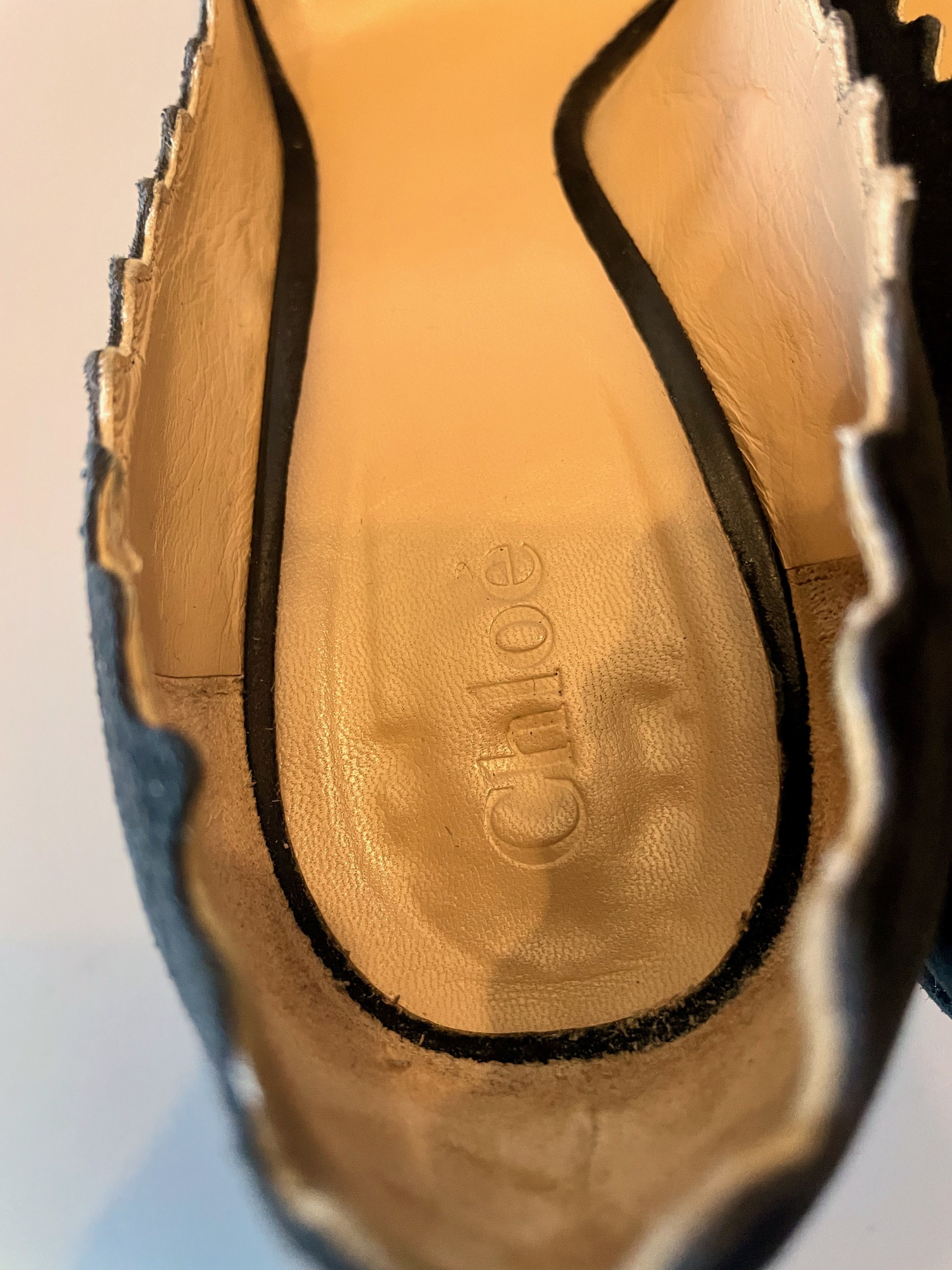 Chloe Chloe Lauren scalloped 3.5" high block heel suede pumps Size US 7.5 / IT 37.5 - 5 Thumbnail