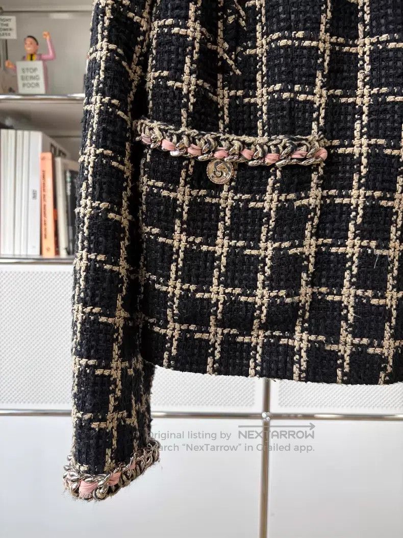 Chanel Chanel 21s black mixed colour plaid tweed mother-in-shell Size M / US 6-8 / IT 42-44 - 2 Thumbnail