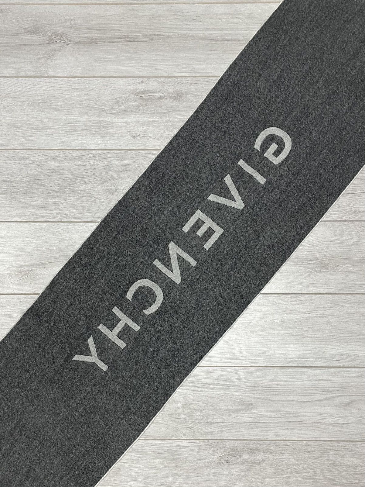 Givenchy Givenchy spell out wool big logo letters scarf Size ONE SIZE - 10 Thumbnail