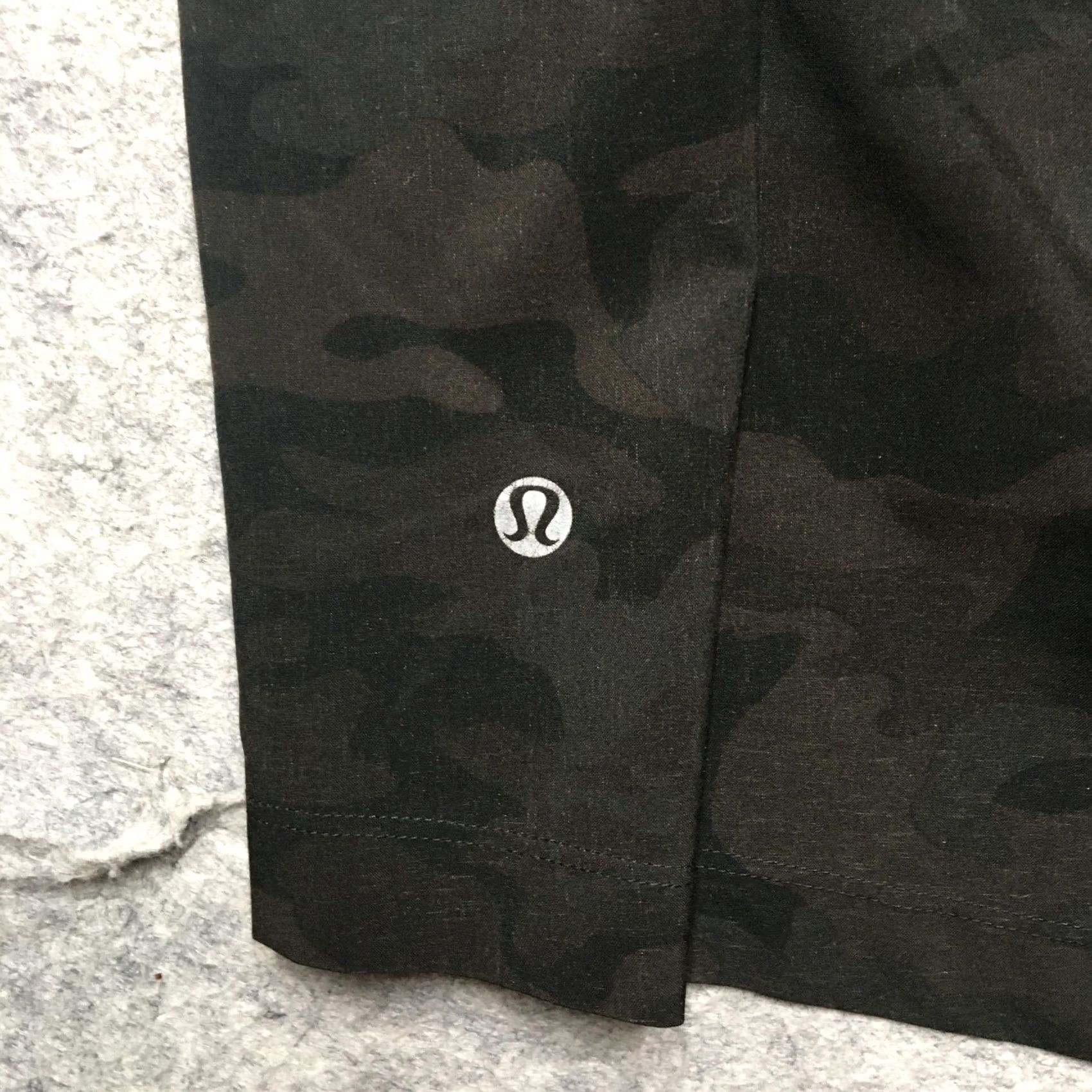 Lululemon Lululemon T.H.E. Short Mens M Black Camo 9" Athletic Running Gym Size US 31 - 6 Thumbnail