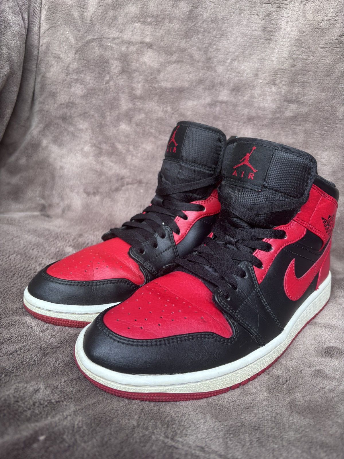 Jordan Brand Jordan 1 Retro 2020 Banned Size US 8.5 / EU 41-42 - 3 Thumbnail