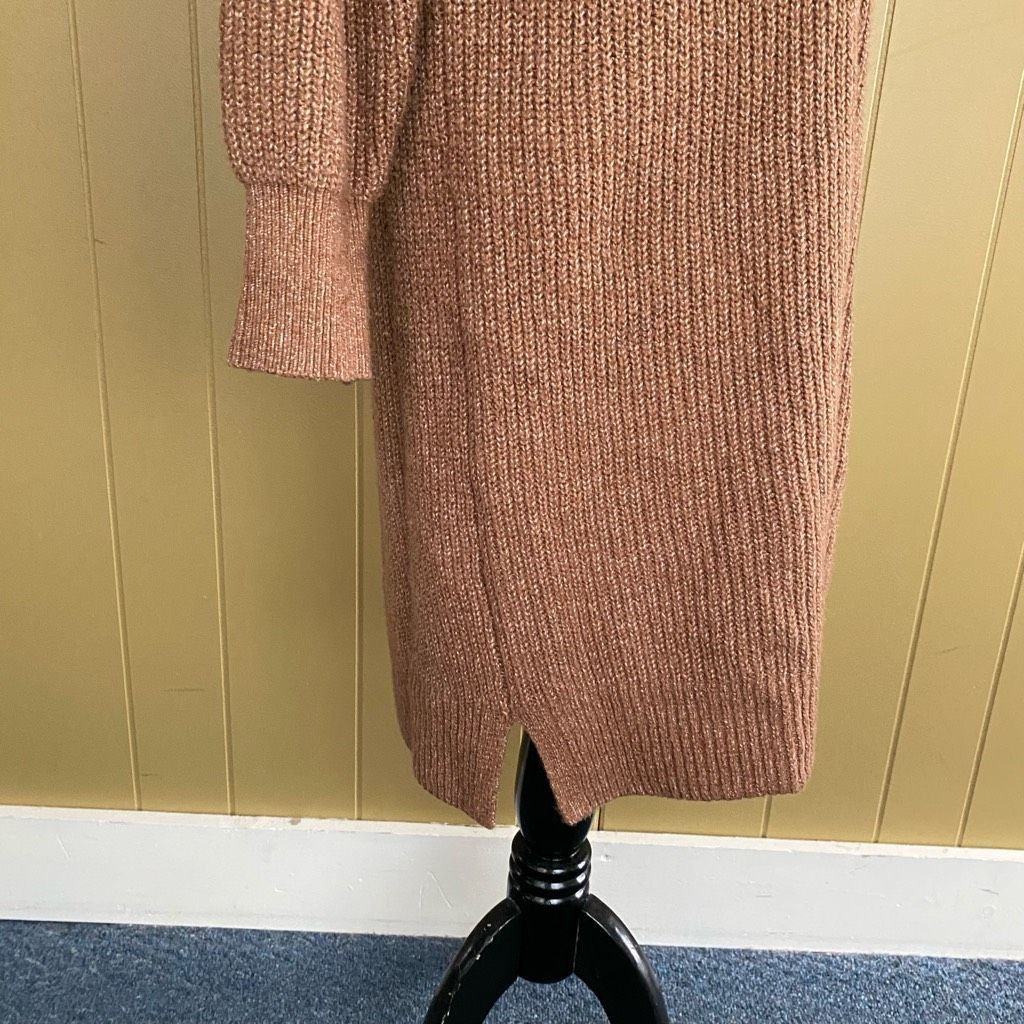 Old Navy Old Navy women S v-cut 3 button Longsleeve midi sweater dres Size S / US 4 / IT 40 - 3 Thumbnail