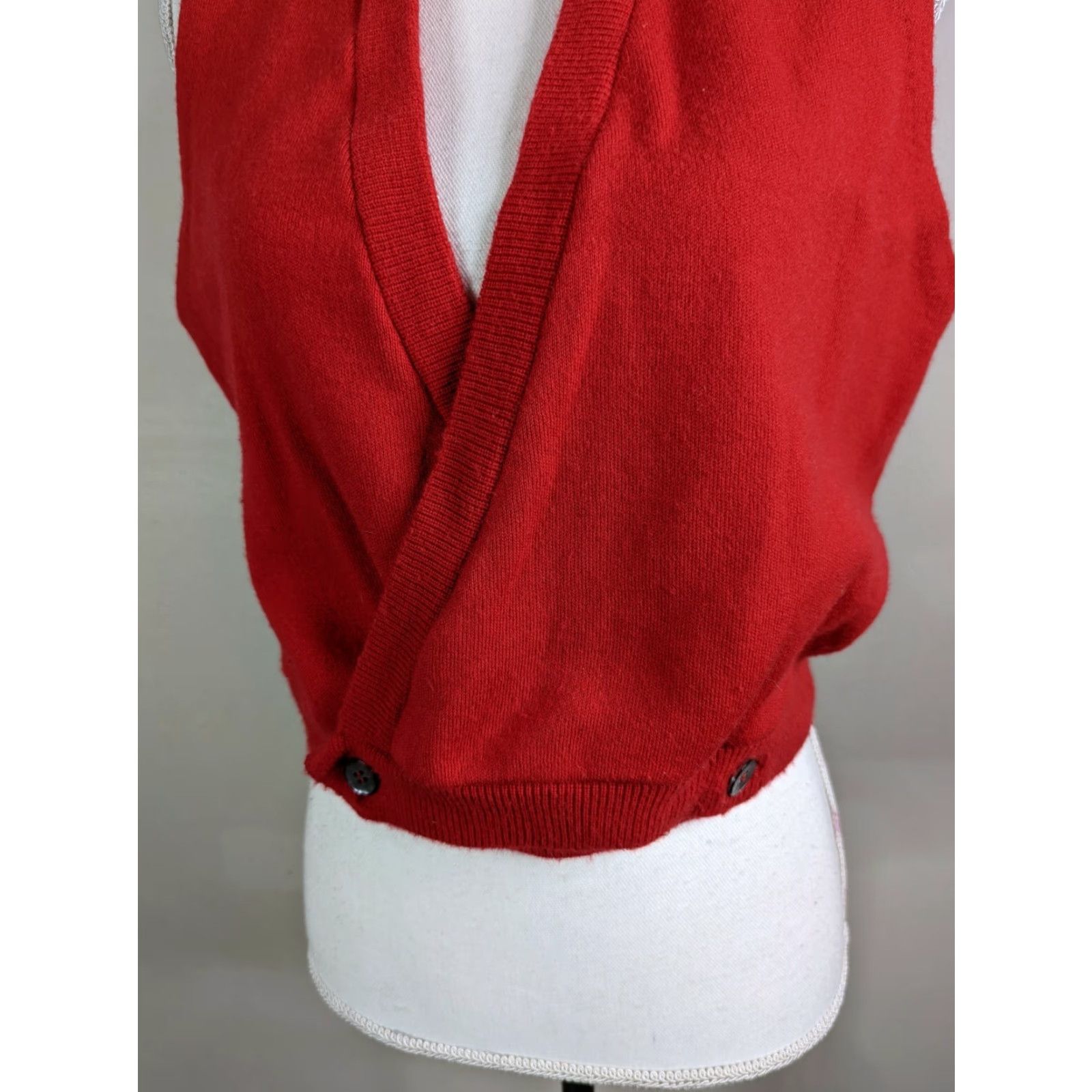 Vintage VINTAGE Brent Montgomery Ward Vest Sweater Wool 100% Red Women’s M V-Neck Wrap Sleeveless 70s 80s Casual Size M / US 6-8 / IT 42-44 - 4 Thumbnail