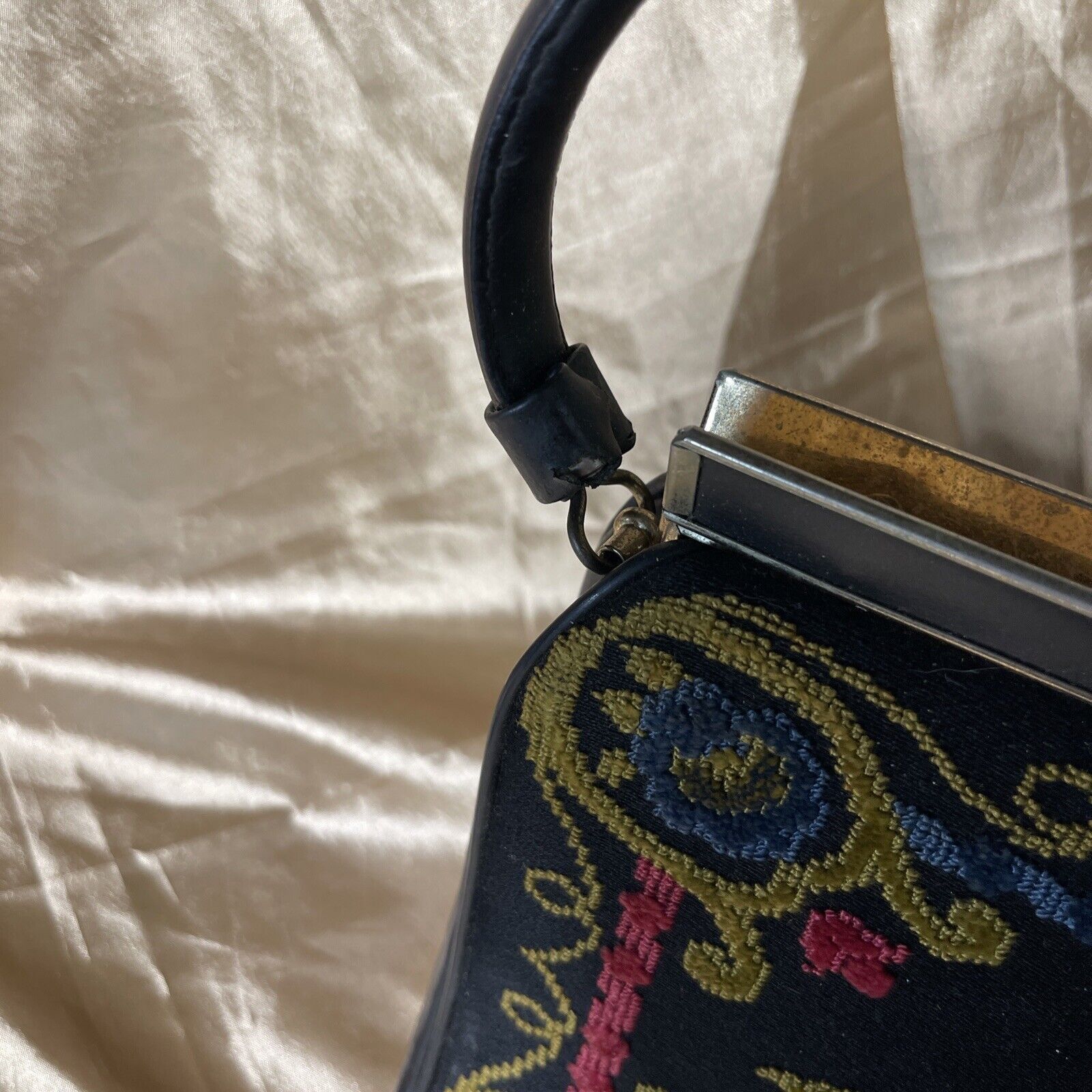 Other Vintage Needlepoint Embroidered Florals Top Handle Bag Size ONE SIZE - 9 Thumbnail