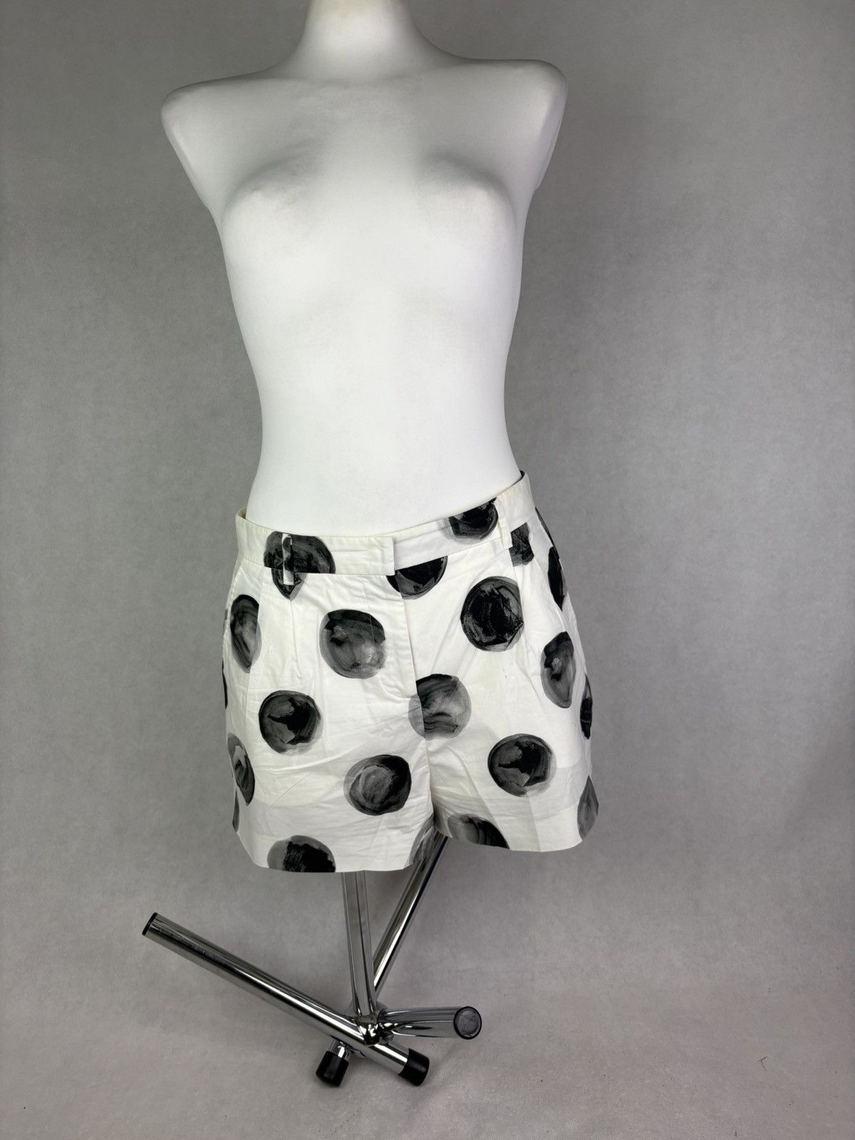 Dolce & Gabbana Dolce & Gabbana shorts Size 27" / US 4 / IT 40 - 1 Thumbnail