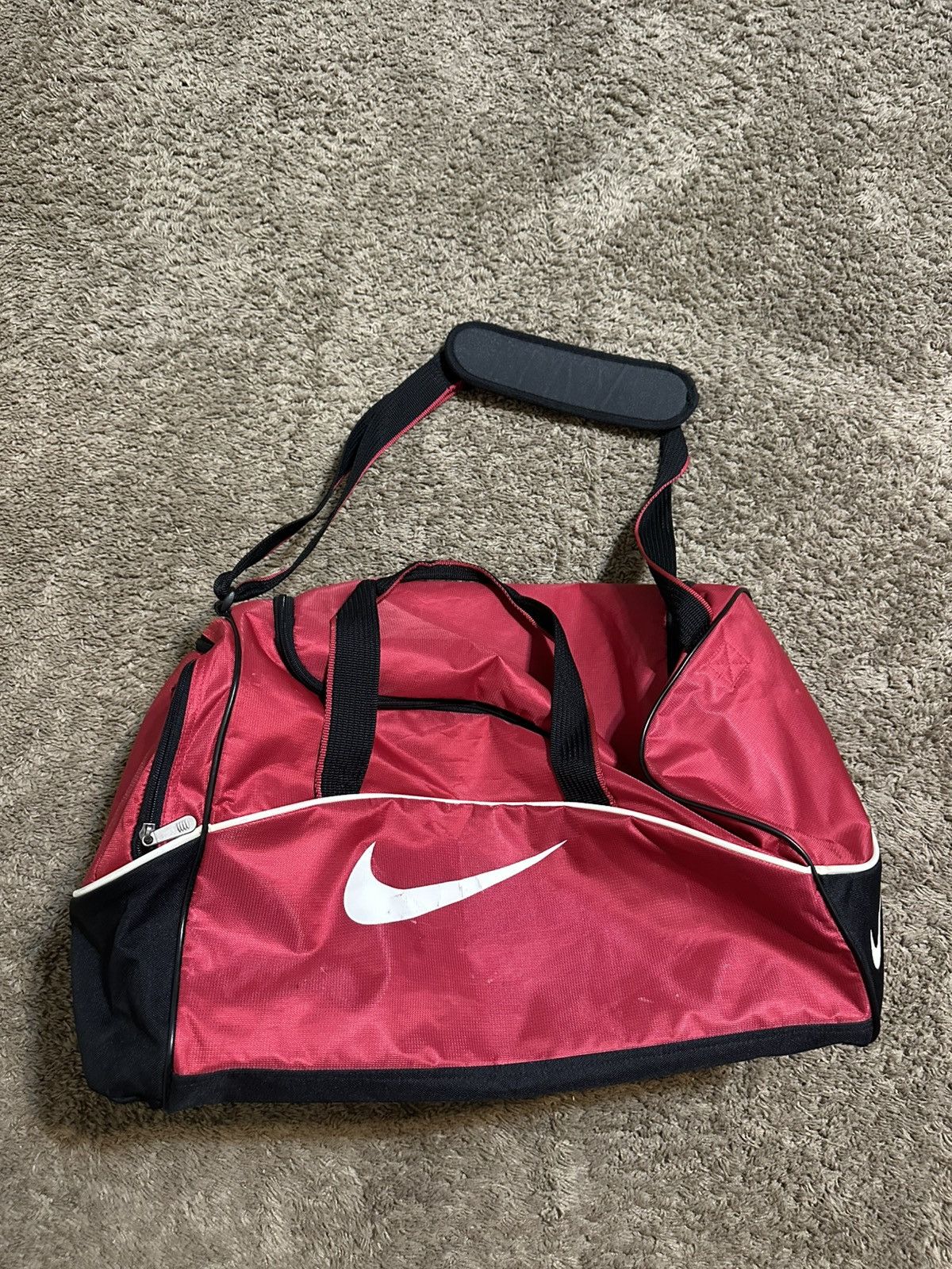 Nike Vintage Nike sportswear “triple black & red” duffel bag 00s Size ONE SIZE - 1 Thumbnail