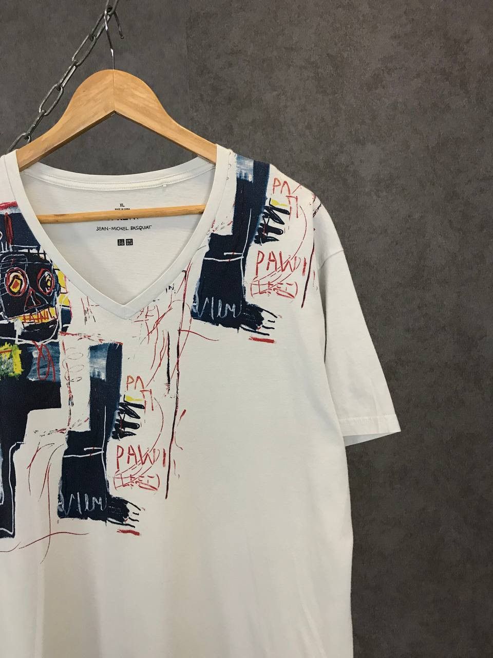 Designer × Jean-Michel Basquiat Jean Michael Basquiat x Uniqlo art designer v neck tee Size US XL / EU 56 / 4 - 2 Thumbnail