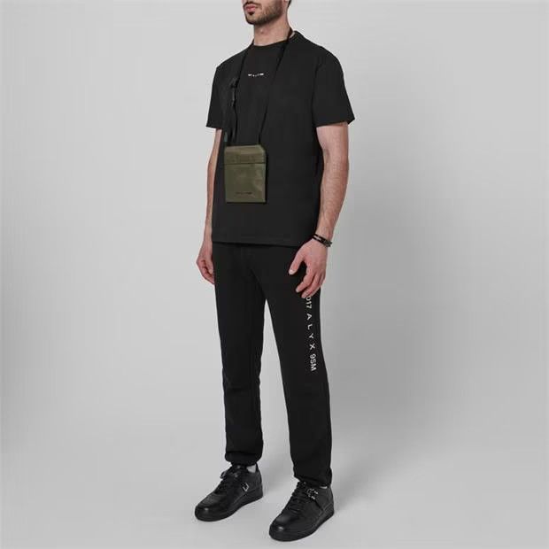 1017 ALYX 9SM o1g2r1mq0824 Logo T-Shirts in Black Size US S / EU 44-46 / 1 - 6 Thumbnail