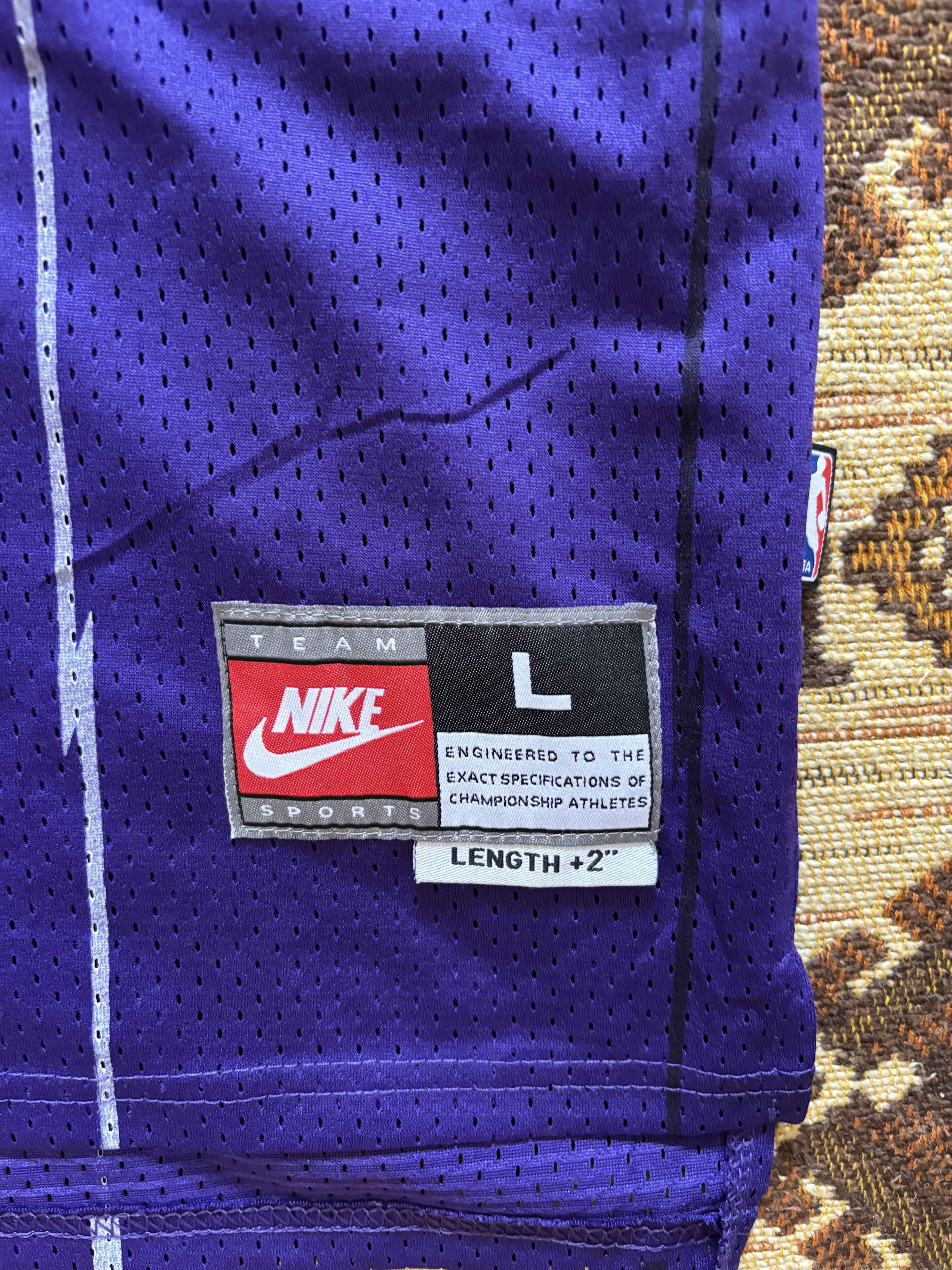NBA Vintage 90s Toronto Raptors Vince Carter 15 Size L Size US L / EU 52-54 / 3 - 5 Thumbnail