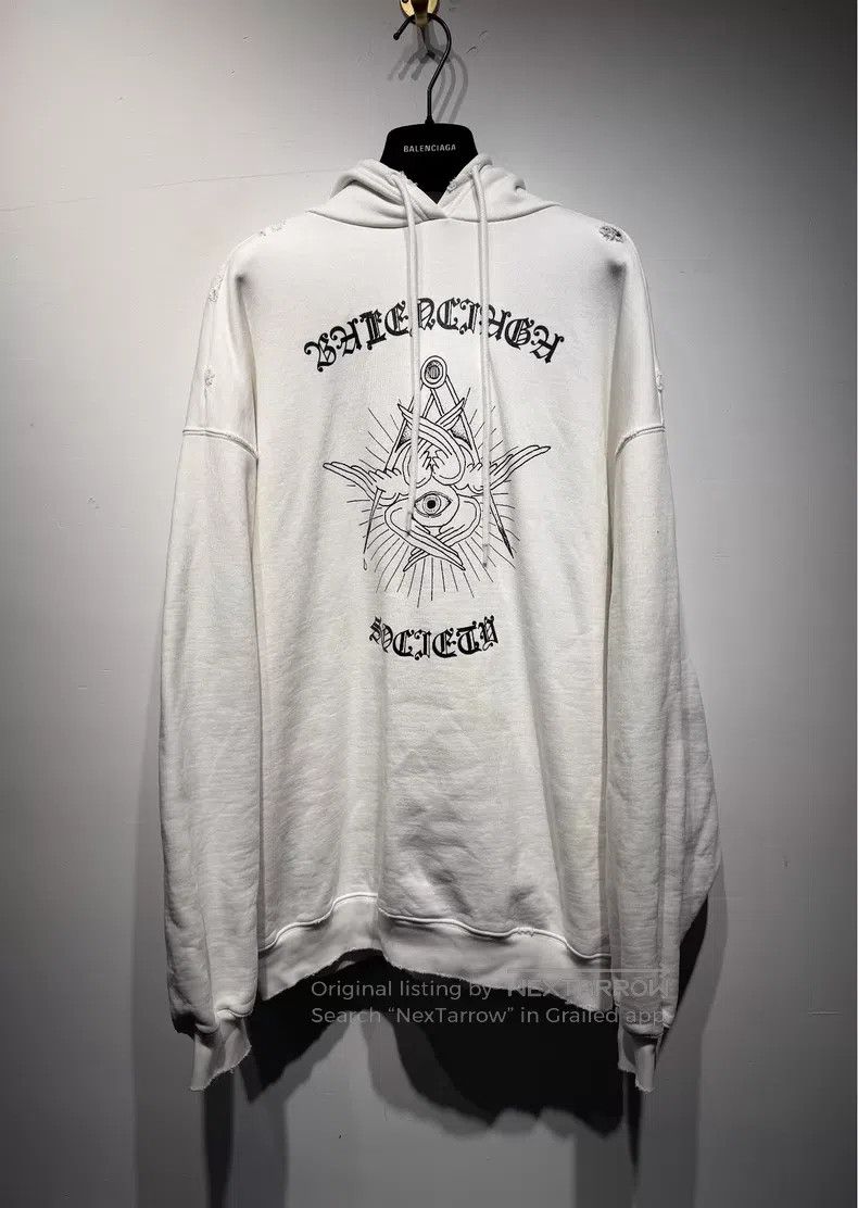Balenciaga Balenciaga Evil Eye Sanskrit Hoodie in White Size US XS / EU 42 / 0 - 1 Thumbnail