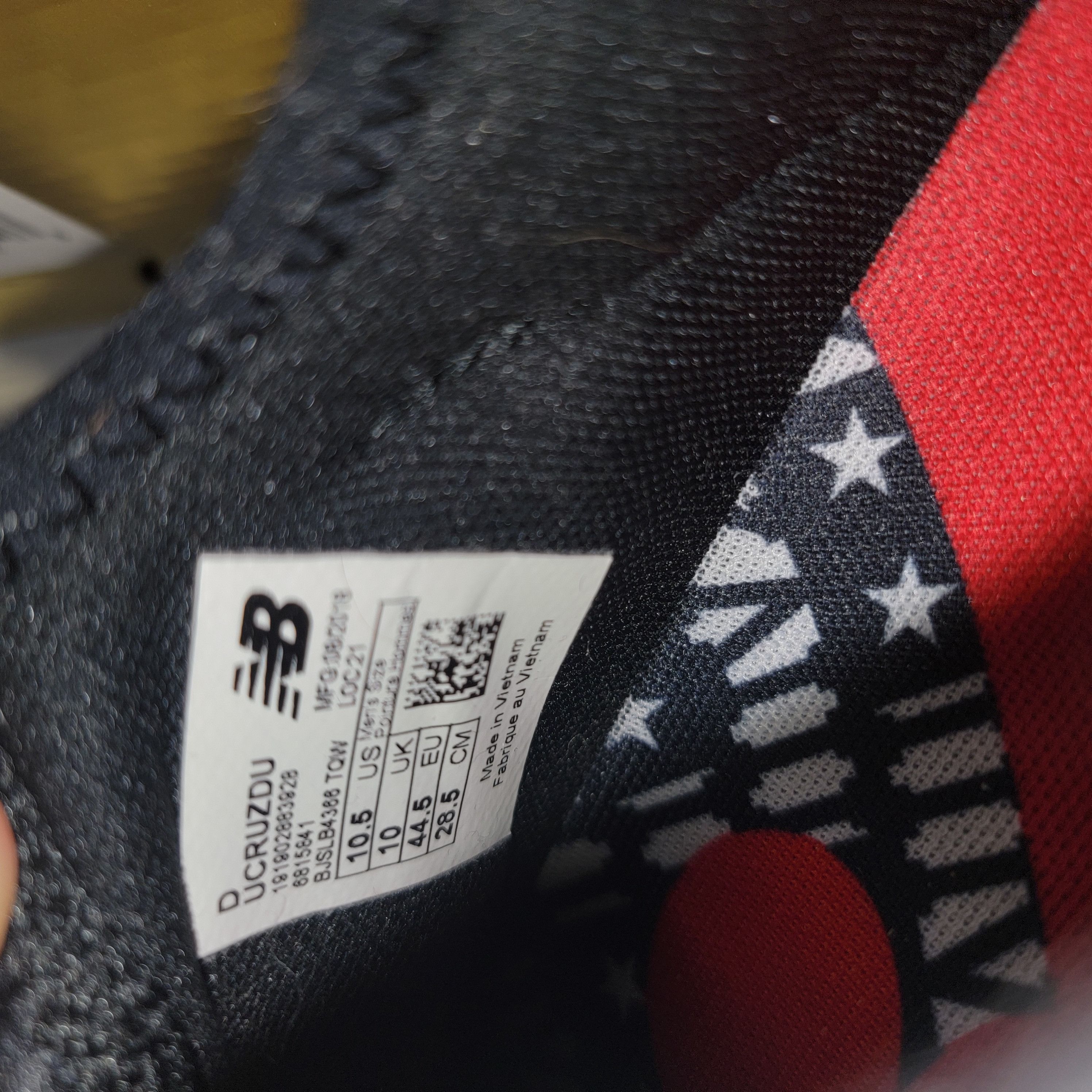Disney × New Balance Disney x New Balance Fresh Foam Cruz Mickey Mouse Logo Size US 10.5 / EU 43-44 - 16 Thumbnail