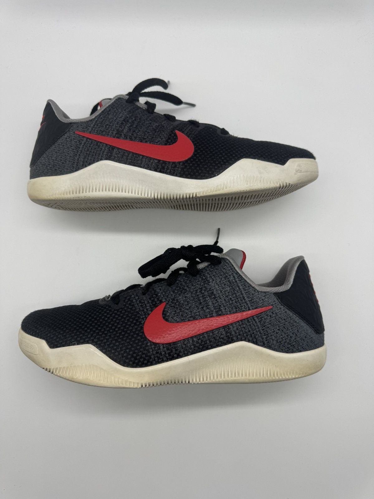 Nike Nike Kobe 11 Elite Low Tinker Hatfield Youth Size 7 (7Y) Size US 7 / EU 40 - 2 Thumbnail