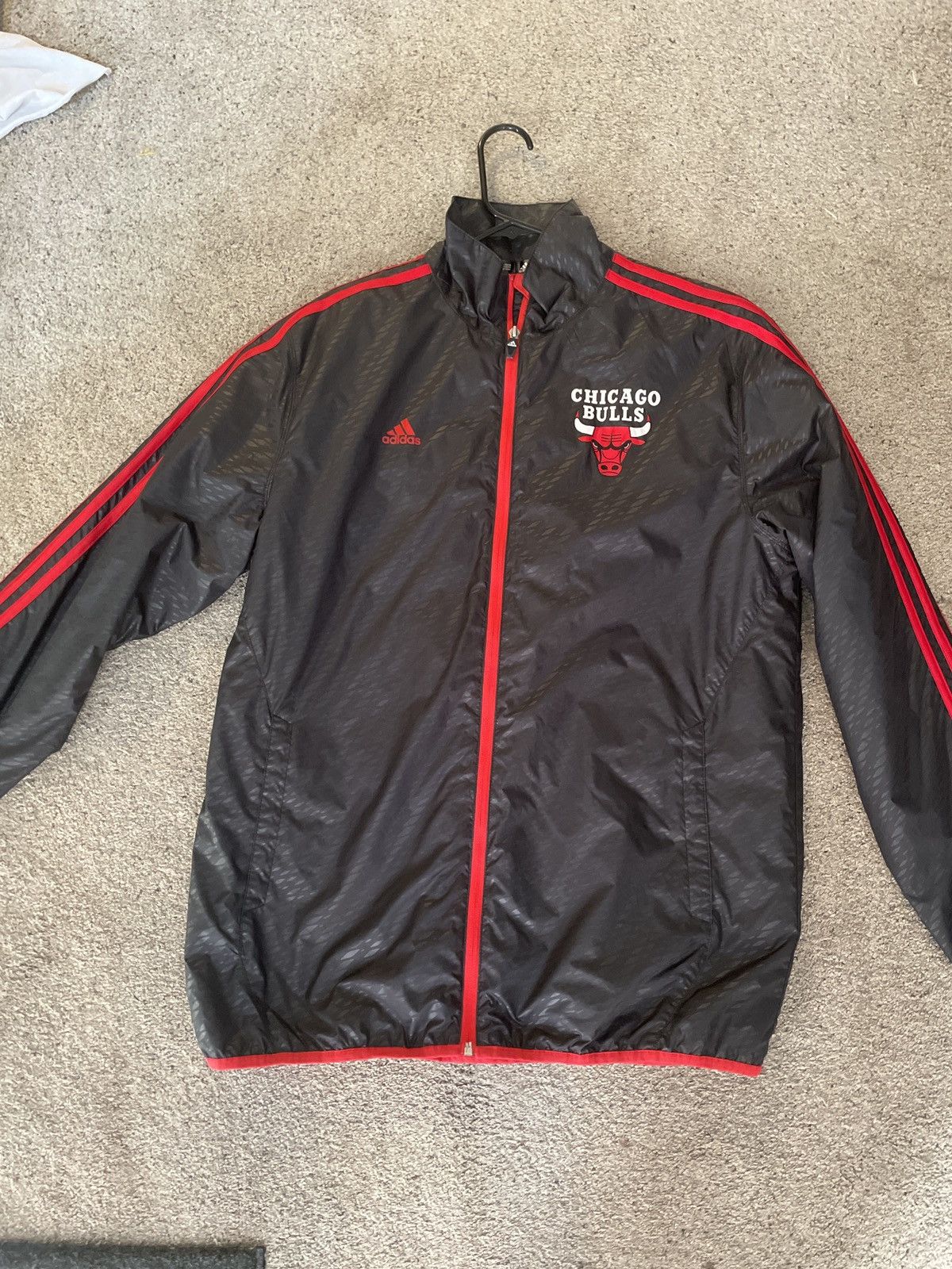 Adidas Adidas Chicago Bulls windbreaker Size US M / EU 48-50 / 2 - 1 Thumbnail