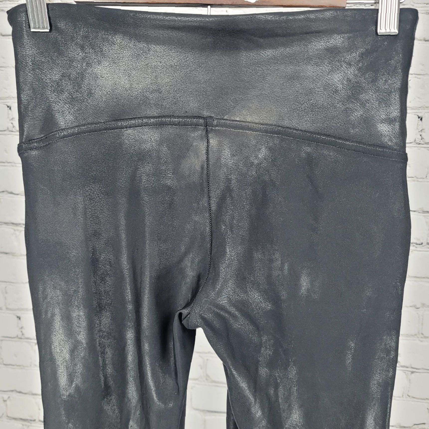 Spanx Spanx Leggings Black Faux Leather Shiny Mid Rise Ankle Pants L Womens Size 36" / US 14 / IT 50 - 7 Thumbnail