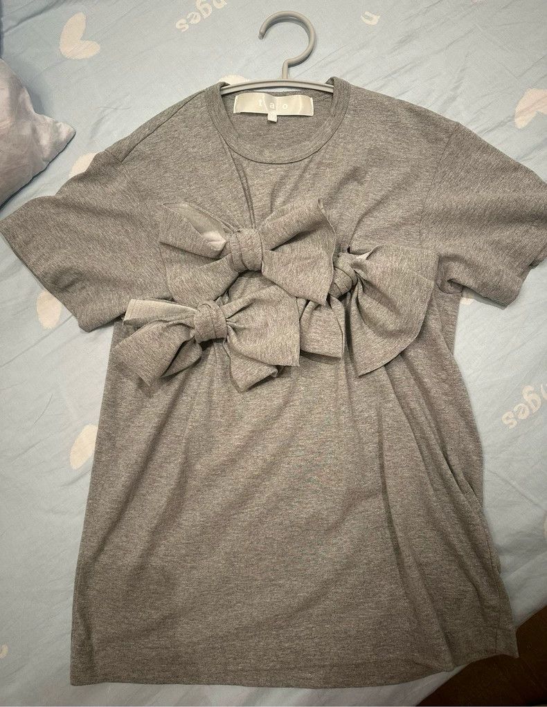 Comme des Garcons Comme Des Garcons Bow Short Sleeve Crew Neck Size M / US 6-8 / IT 42-44 - 2 Thumbnail