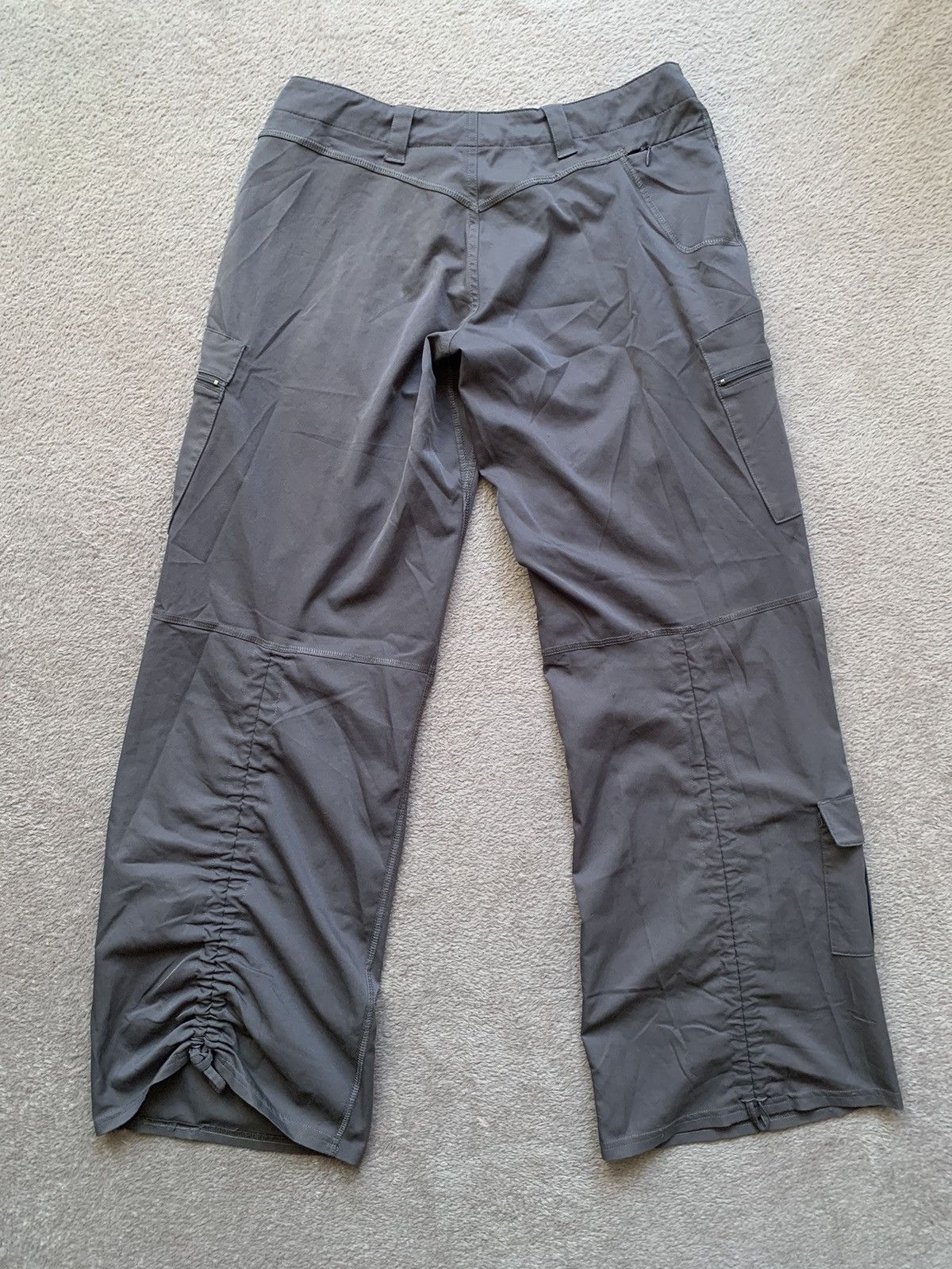 Nike Nike vintage Y2K multi pocket parachute baggy pants Size 30" / US 8 / IT 44 - 3 Thumbnail