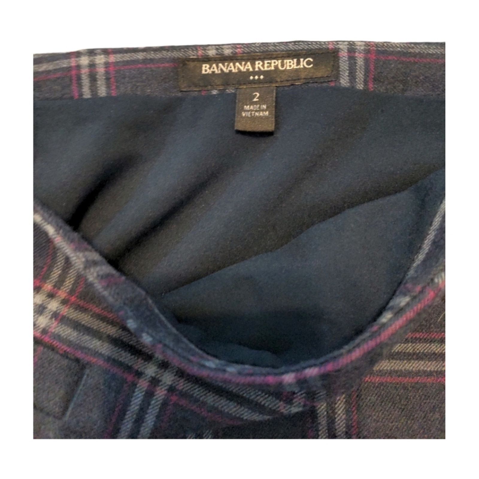 Banana Republic Preppy Banana Republic Gray Red Plaid Mini Skirt Size 2 Size 26" / US 2 / IT 38 - 6 Thumbnail