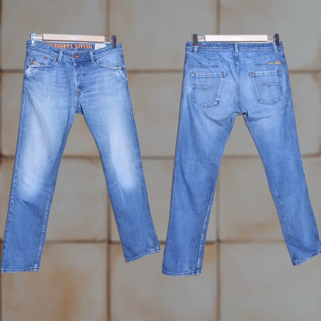 Diesel DIESEL Darron Jeans Blue Regular Slim Tapered Size W33 L32 Wash 008MZ Mens Jeans Size US 33 - 1 Thumbnail