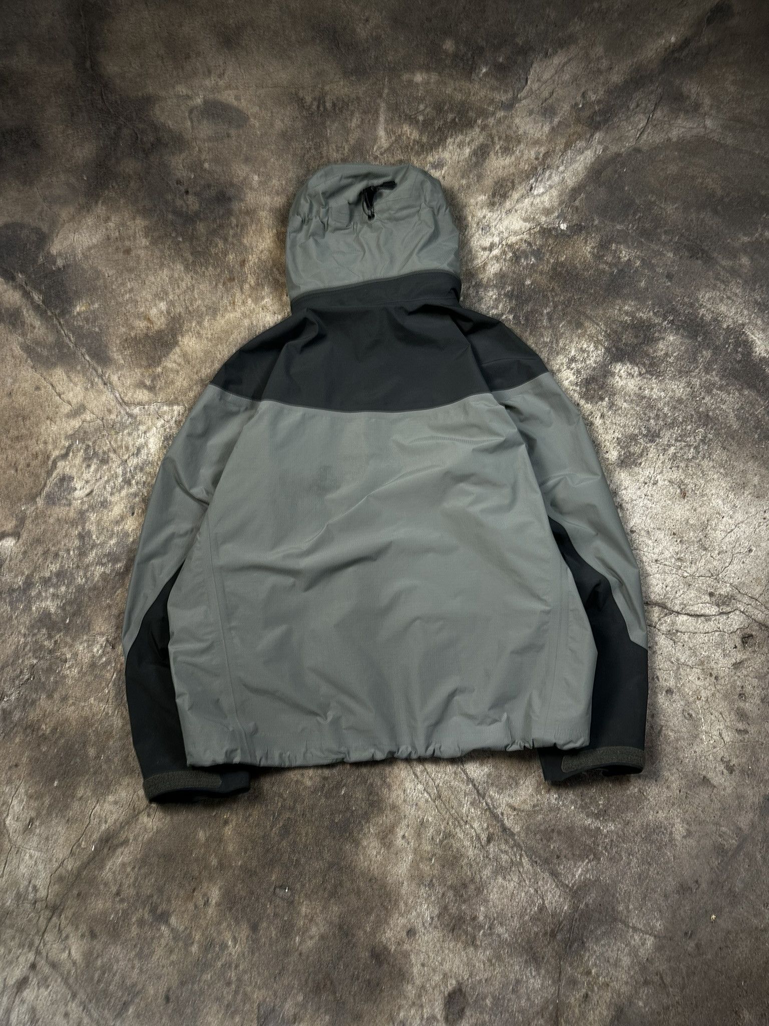 Arc'teryx Rare 00s Arc'teryx Green Gore-tex Shell Jacket Vintage Size US L / EU 52-54 / 3 - 4 Thumbnail