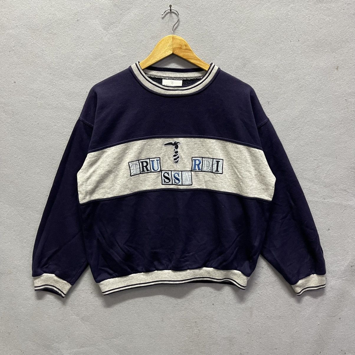 Trussardi Vintage 90s Trussardi Navy Crewneck Sweatshirt Size US M / EU 48-50 / 2 - 1 Thumbnail