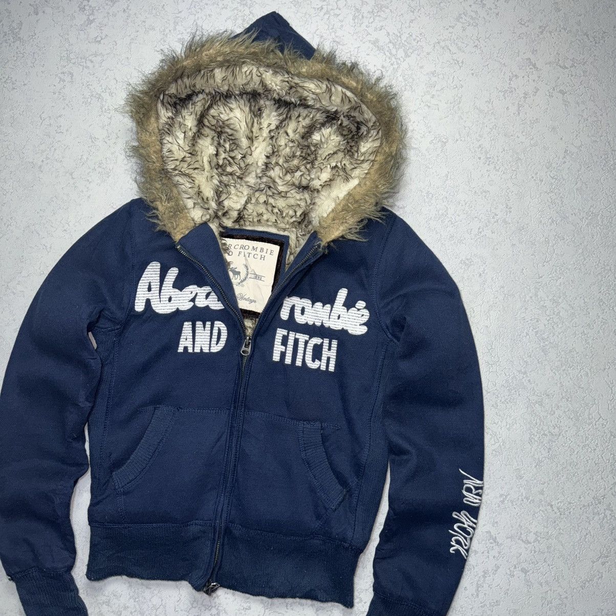 Abercrombie & Fitch Y2K Vintage Abercrombie & Fitch NY Fur Zip Hoodie Size M Size M / US 6-8 / IT 42-44 - 2 Thumbnail