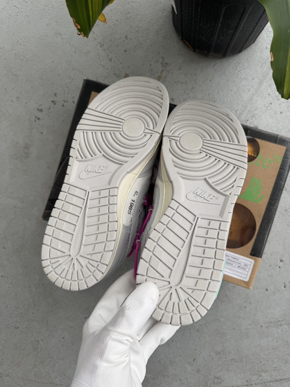 Nike OFF WHITE Nike Lot 30 Low Dunk Sneakers Size US 10 / EU 43 - 9 Thumbnail