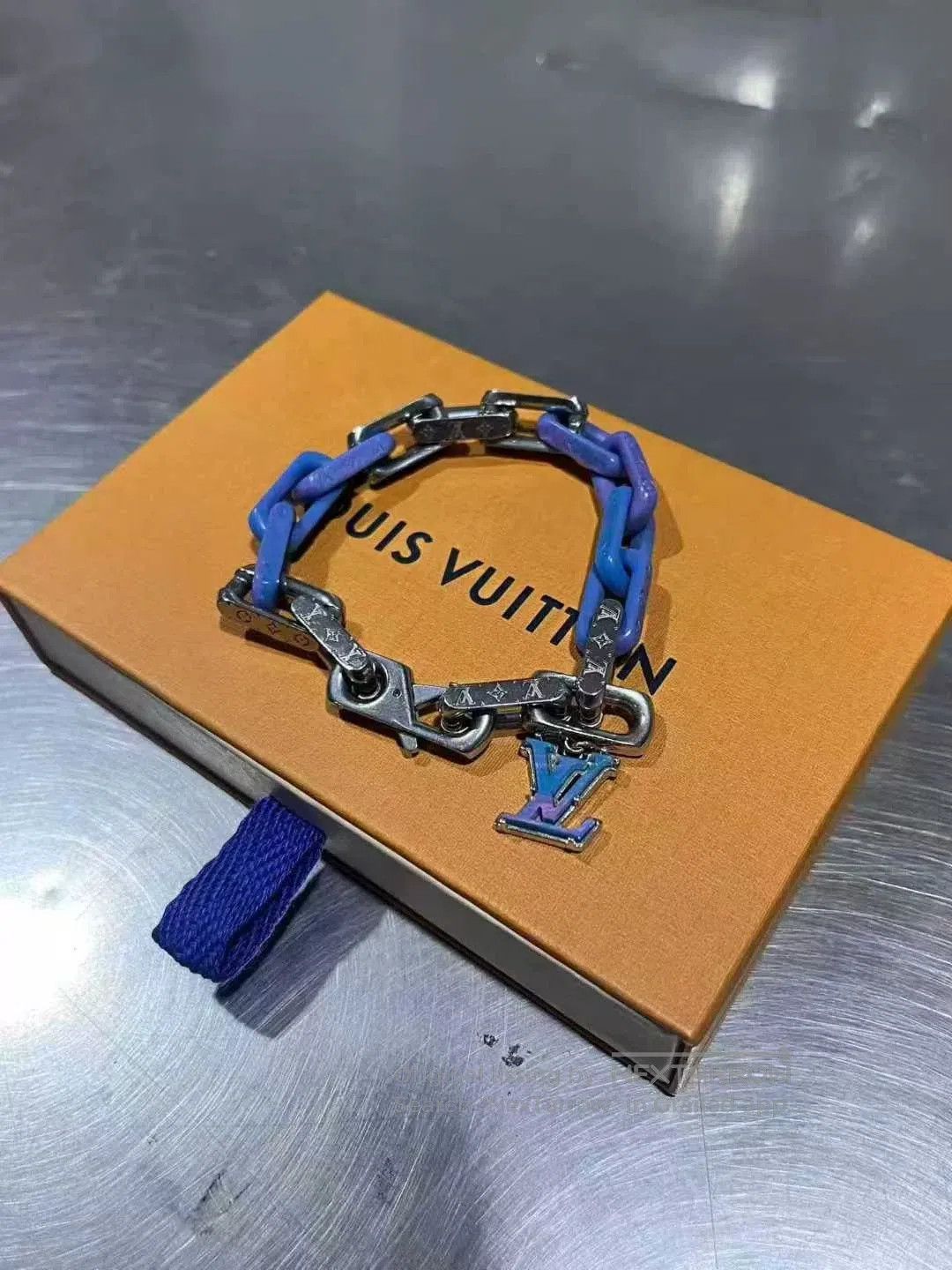 Louis Vuitton louis vuitton blue silver monogram bracelet. Size ONE SIZE - 2 Thumbnail