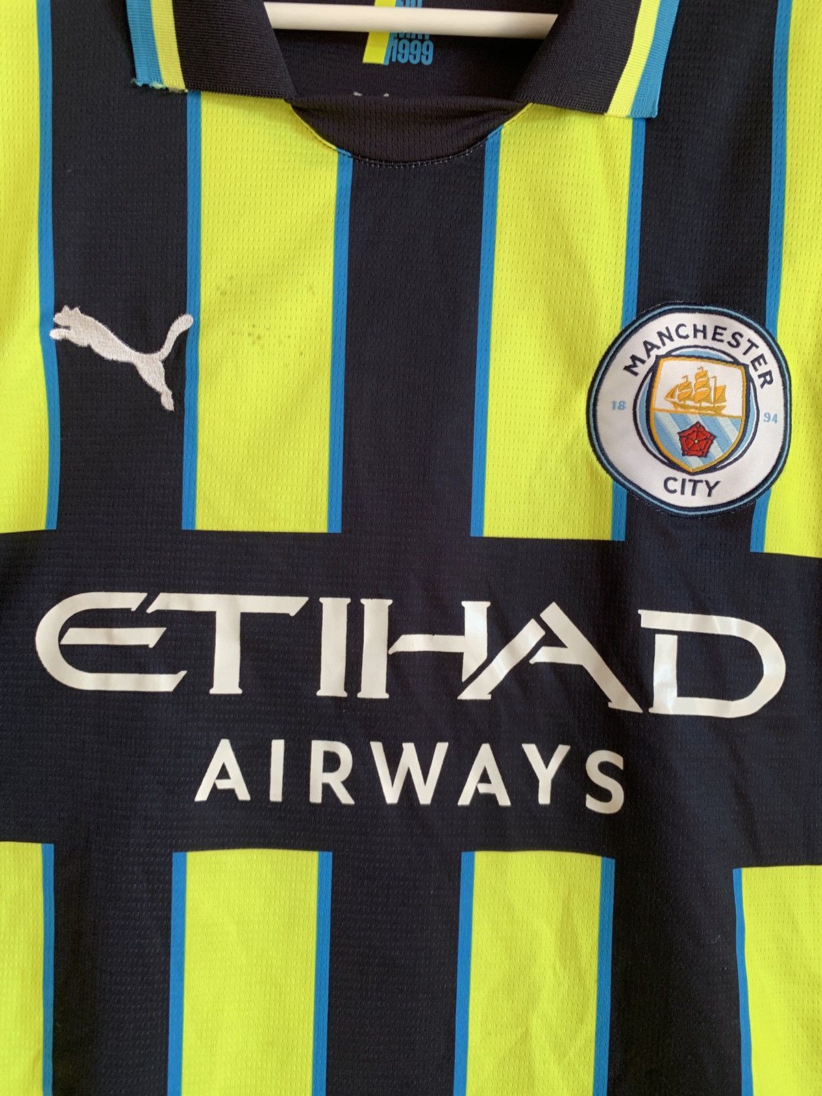Puma Manchester City Away Football Shirt Puma Soccer Jersey Sz M Size US M / EU 48-50 / 2 - 6 Thumbnail