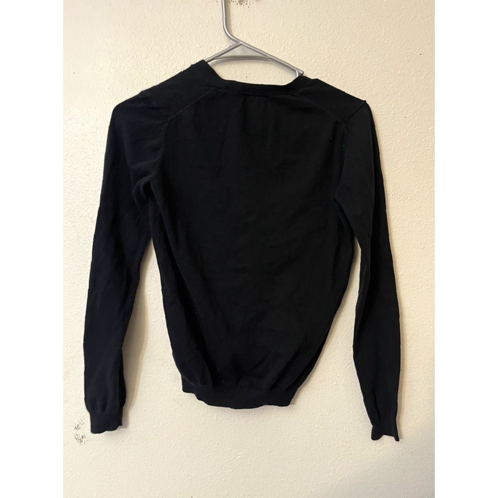 Uniqlo Uniqlo Cardigan Knit XS Black V-Neck Womens Sweater Size XS / US 0-2 / IT 36-38 - 2 Thumbnail