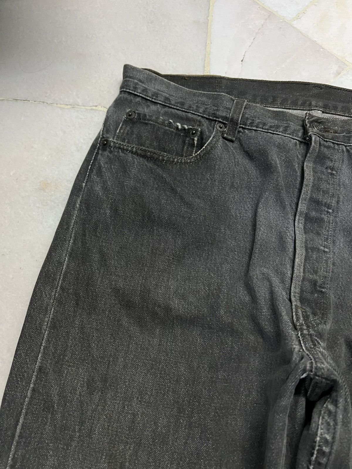 Levi's 💥90’s💥Vintage Levis 501 Faded Made In USA Distressed Jean Size US 35 - 8 Thumbnail