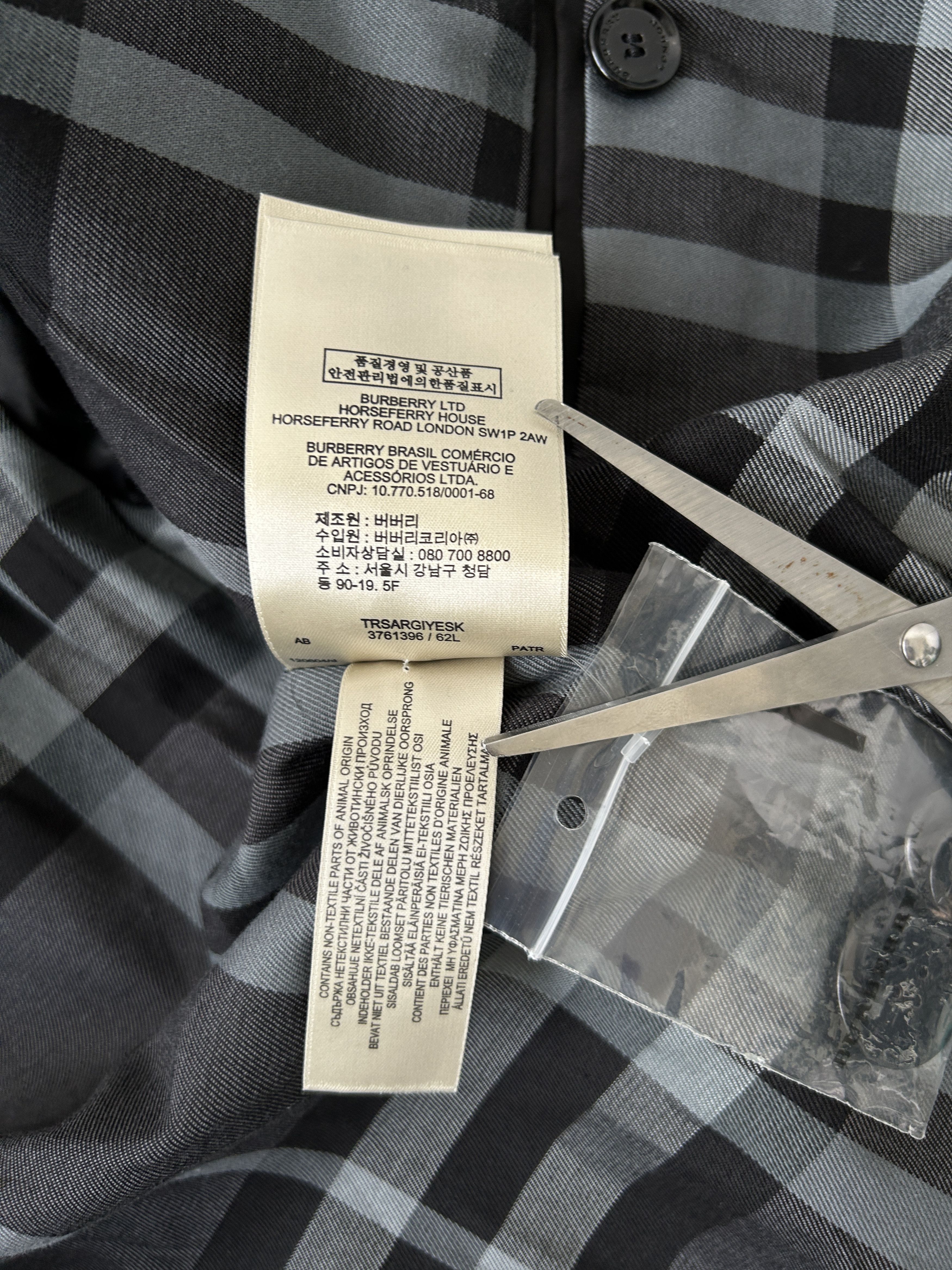 Burberry Burberry black trench coat Size US M / EU 48-50 / 2 - 15 Thumbnail